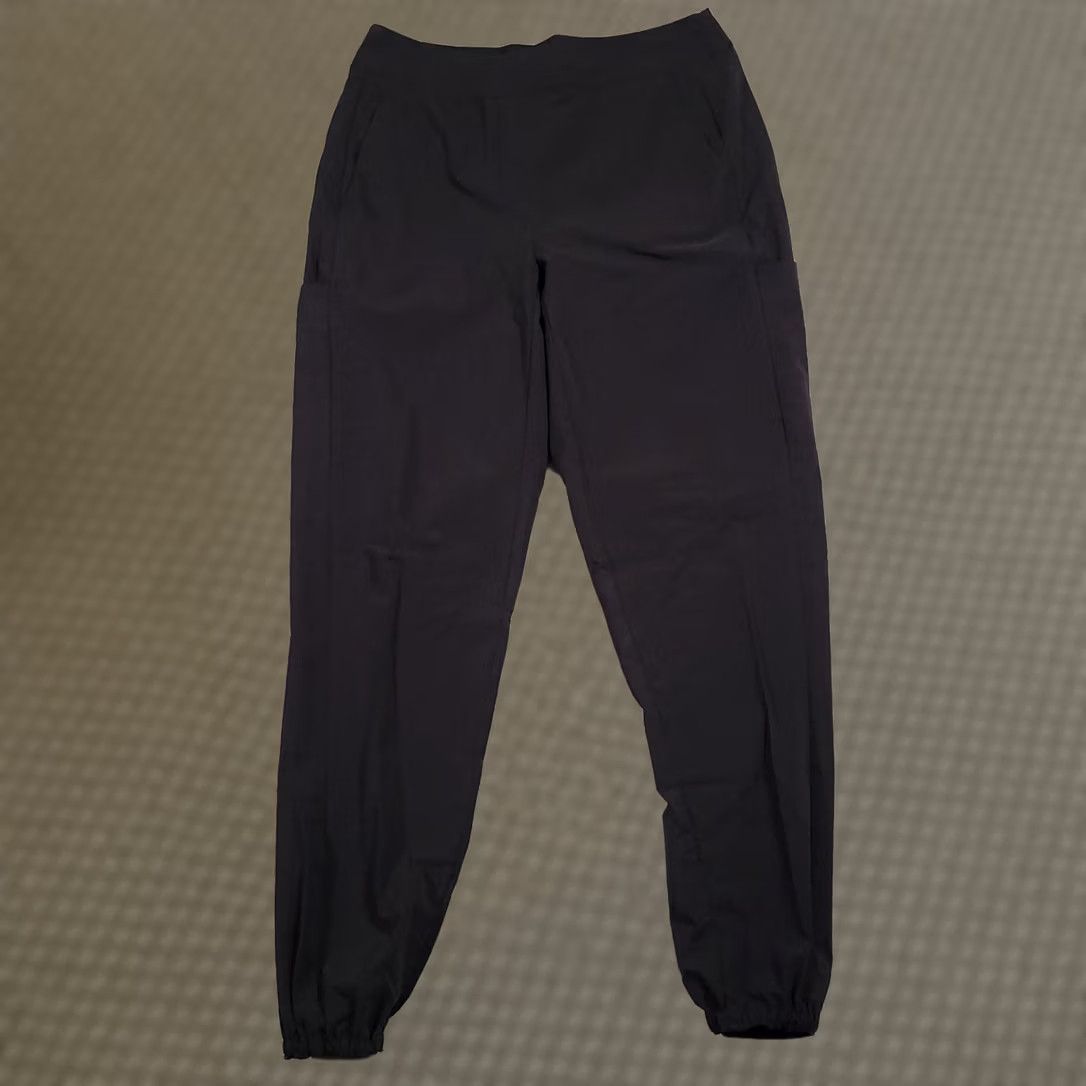 Apt. 9 Apt 9 Performance Flex Joggers Womens Small Black Pockets Elastic Waist Relaxed Tapered Pants Size 28" / US 6 / IT 42 - 1 Thumbnail