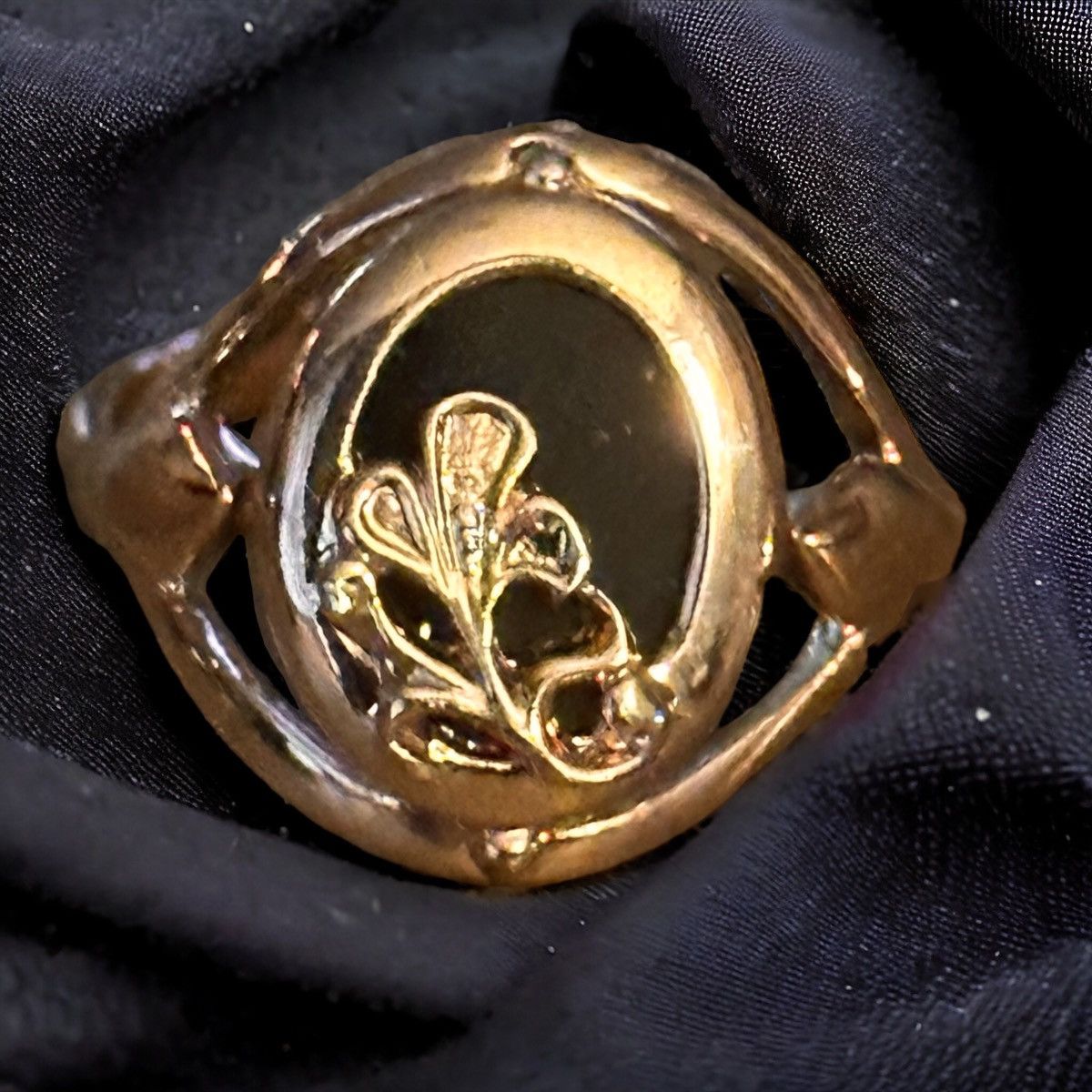 Vintage Vintage rose gold flower ring Size ONE SIZE - 1 Thumbnail