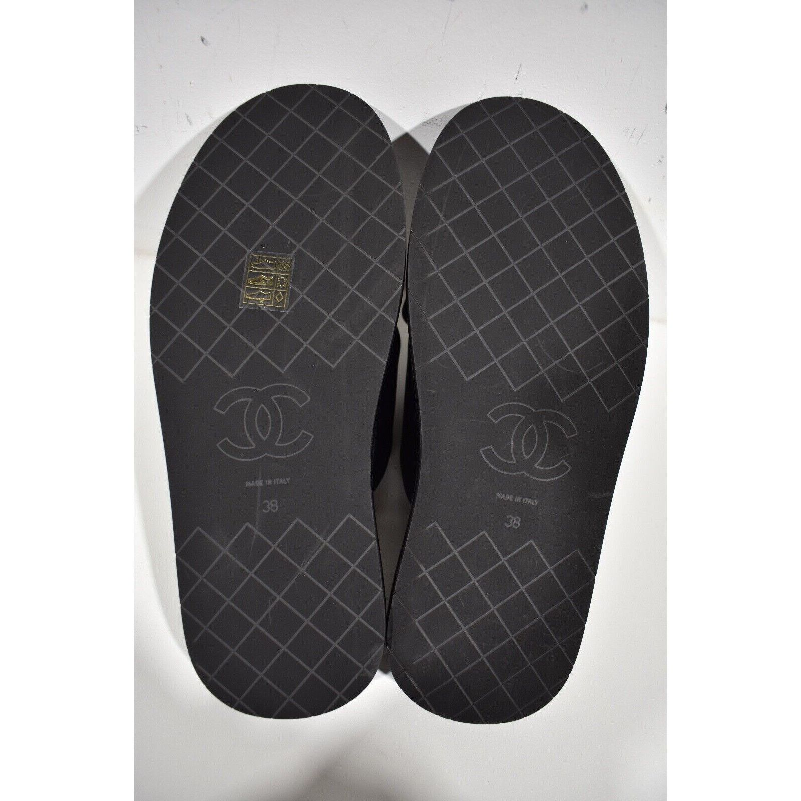 Chanel Chanel REV Black Fabric Criss Cross Puffy CC Logo Slide Mule Size US 8 / IT 38 - 12 Thumbnail