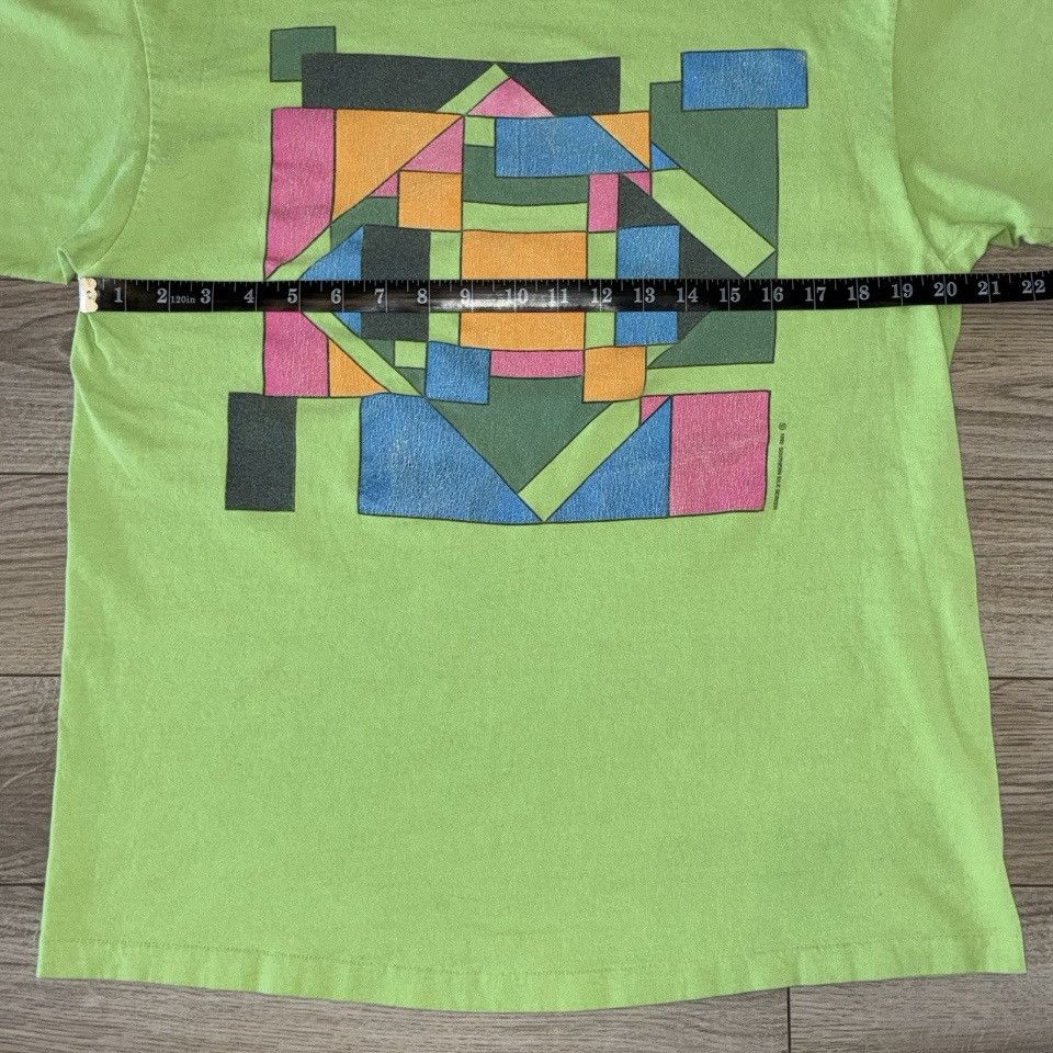 Hanes 90s optical illusion geometric art tee shirt Size US L / EU 52-54 / 3 - 6 Thumbnail