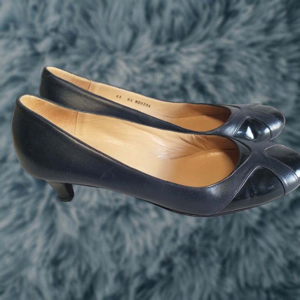 Bruno Magli VINTAGE Bruno Magli Pumps Blue Patent Leather 3" Heels AA 9.5 Womens Shoes Cone Heel Casual Dress Size 9.5 AA Size L / US 10 / IT 46 - 1 Thumbnail