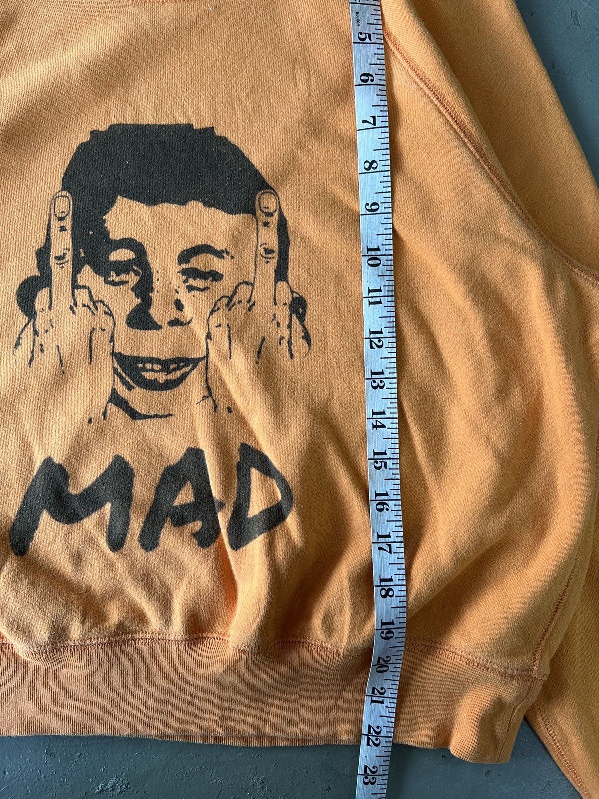 Vintage MAD Magazine Alfred E. Neuman Middle Finger Boxy Crewneck Size US M / EU 48-50 / 2 - 6 Thumbnail