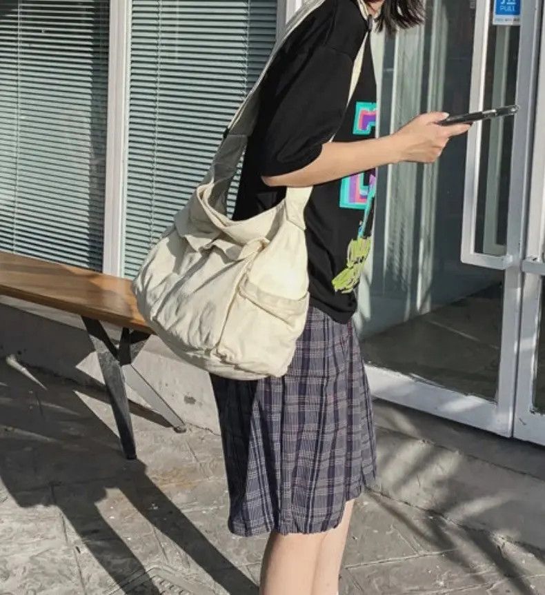 Japanese Brand Beige Color Shoulder Messenger Bag Size ONE SIZE - 7 Thumbnail