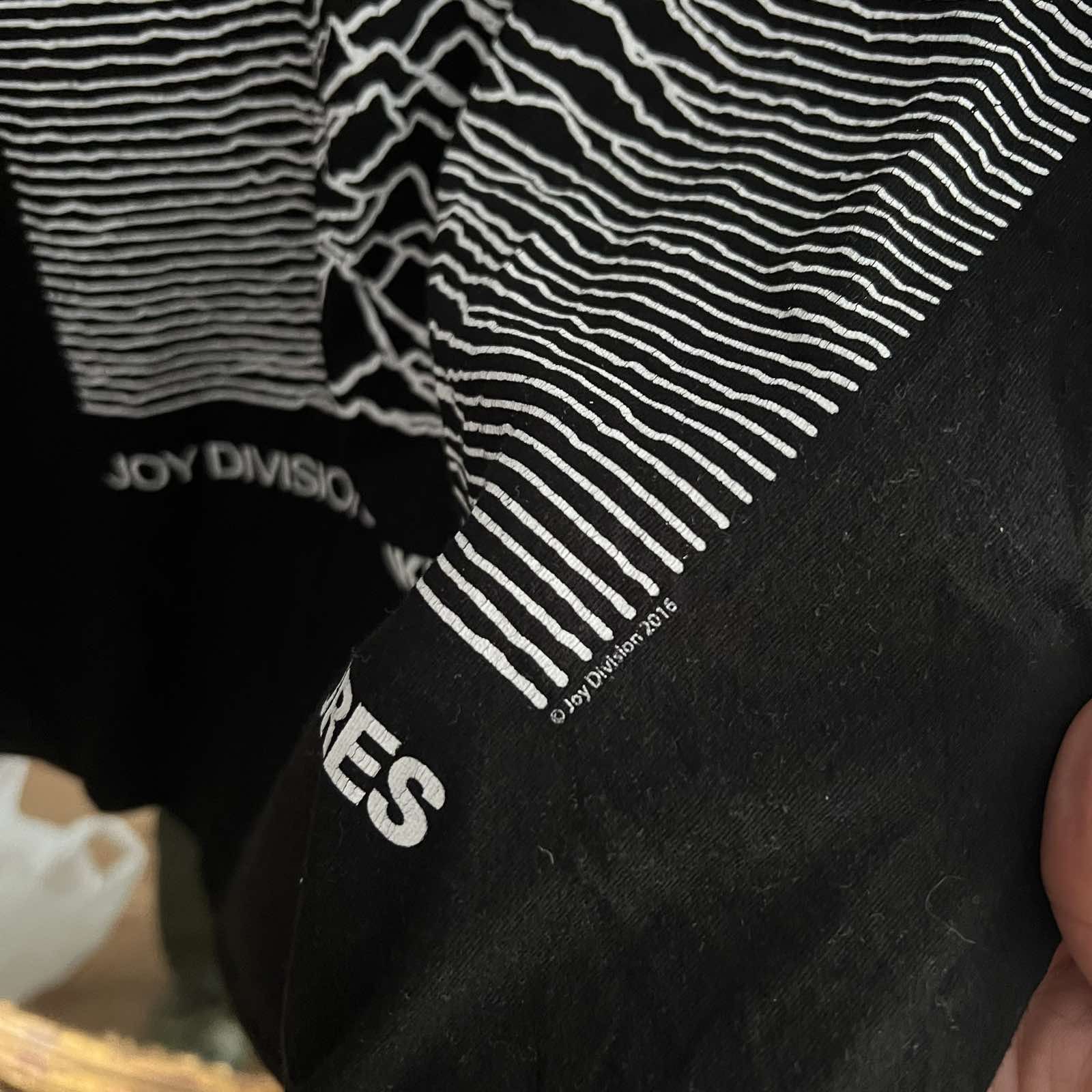 Band Tees Mens vintage Joy Division T Shirt rock band tee Sz XL Size US XL / EU 56 / 4 - 6 Thumbnail
