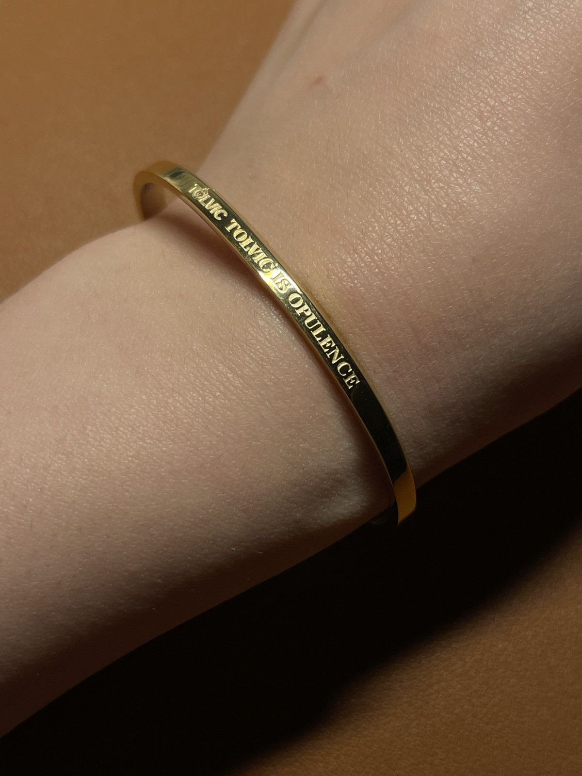 Other Gold metal unisex cuff bracelet Size ONE SIZE - 2 Thumbnail