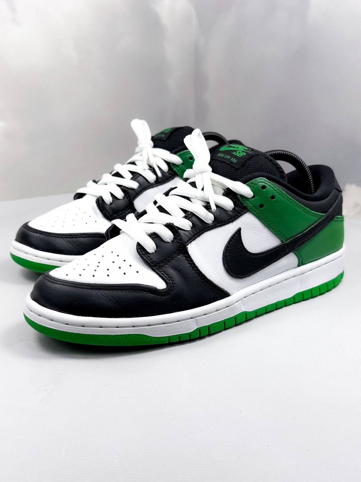 Nike Nike SB Dunk Low “Lucky Green” 🍀🔥 – US 9 Size US 9 / EU 42 - 1 Thumbnail