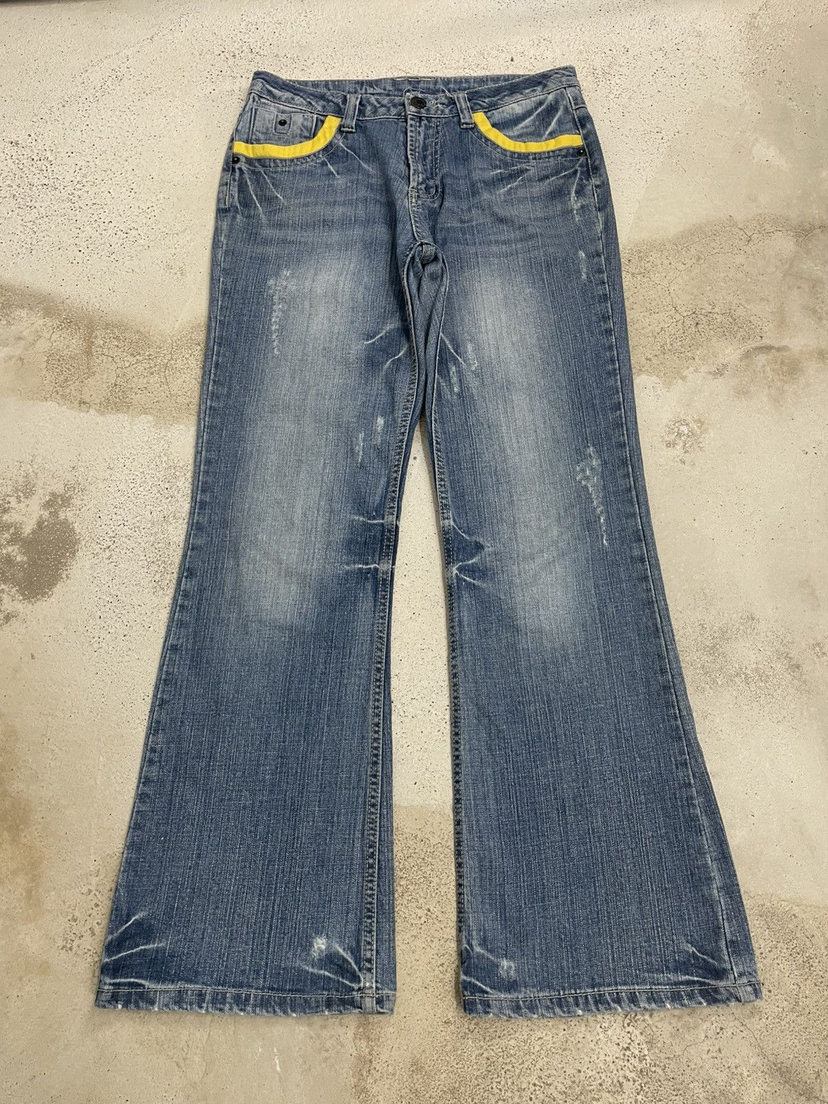 Japanese Brand Sick Flare Embroidery Red Pepper Motive Whisker Distressed Size US 30 / EU 46 - 2 Thumbnail