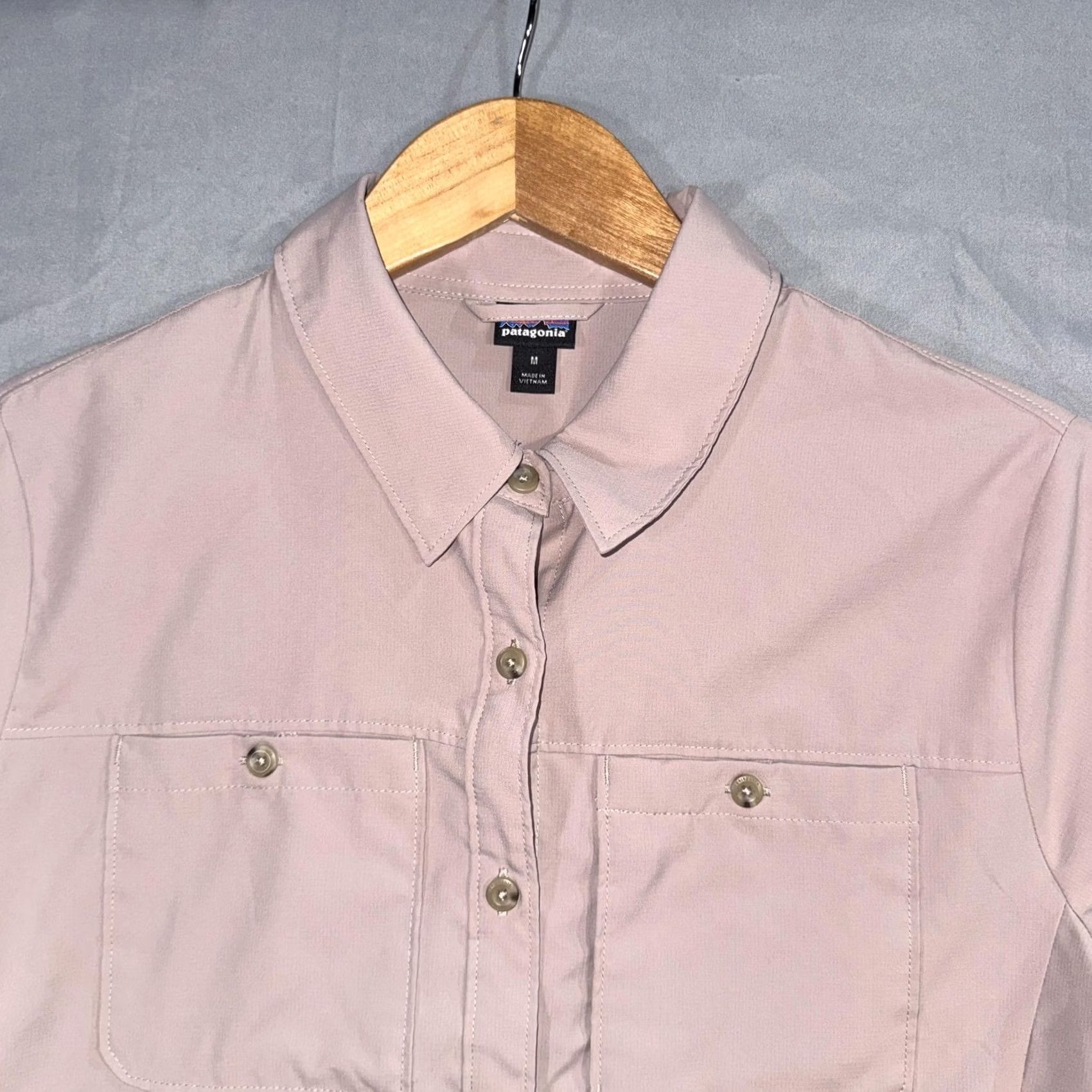 Patagonia Patagonia Shirt Womens 12 Pink Long Sleeve Button-Up Chest Pockets Lightweight Size XL / US 12-14 / IT 48-50 - 3 Thumbnail