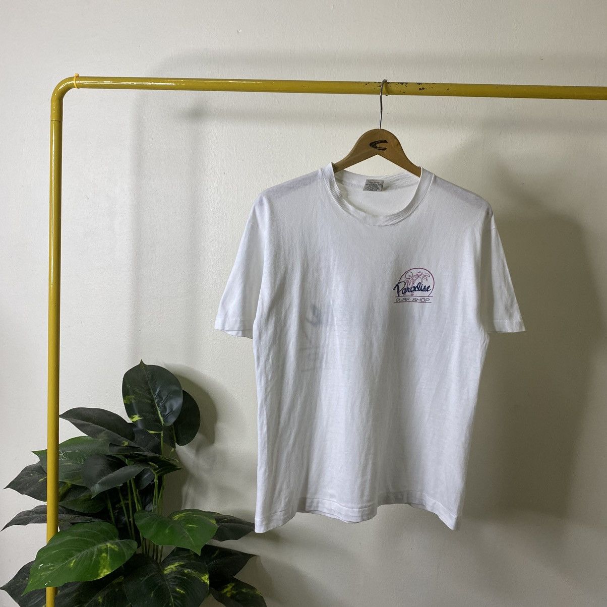 Vintage 1990s Paradise Surf Shop Surfing T Shirt Size US M / EU 48-50 / 2 - 5 Thumbnail