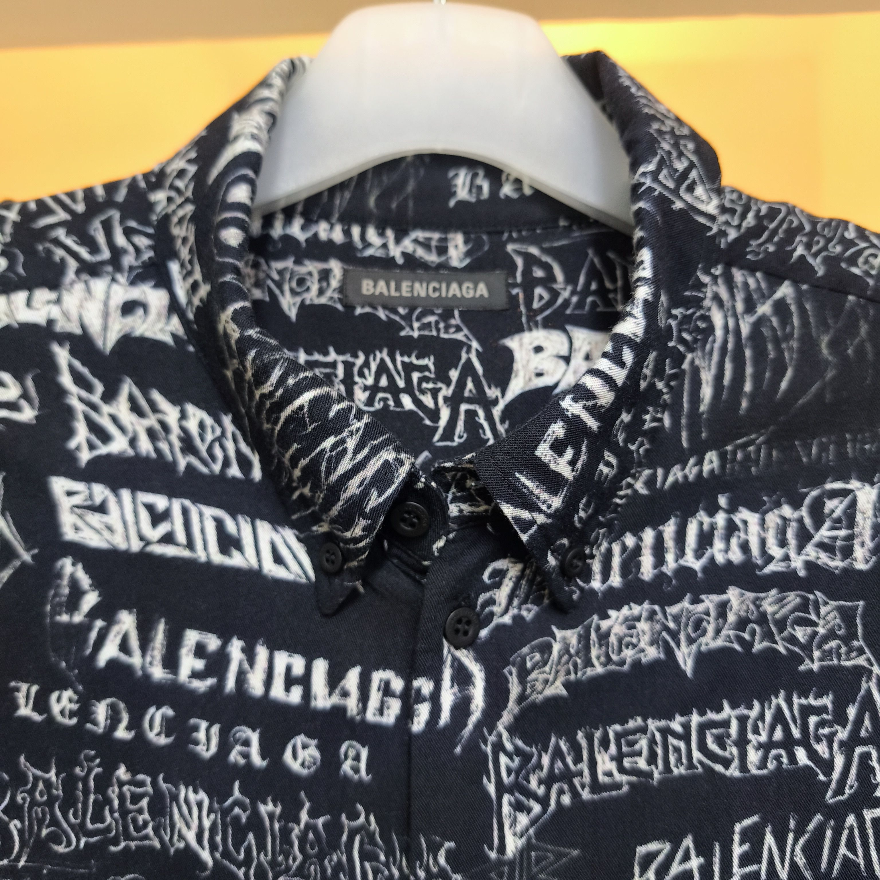 Balenciaga 1 Set 🔥🔥Balenciaga Black Printed Shirt DIY Metal Graffiti Size US M / EU 48-50 / 2 - 9 Thumbnail