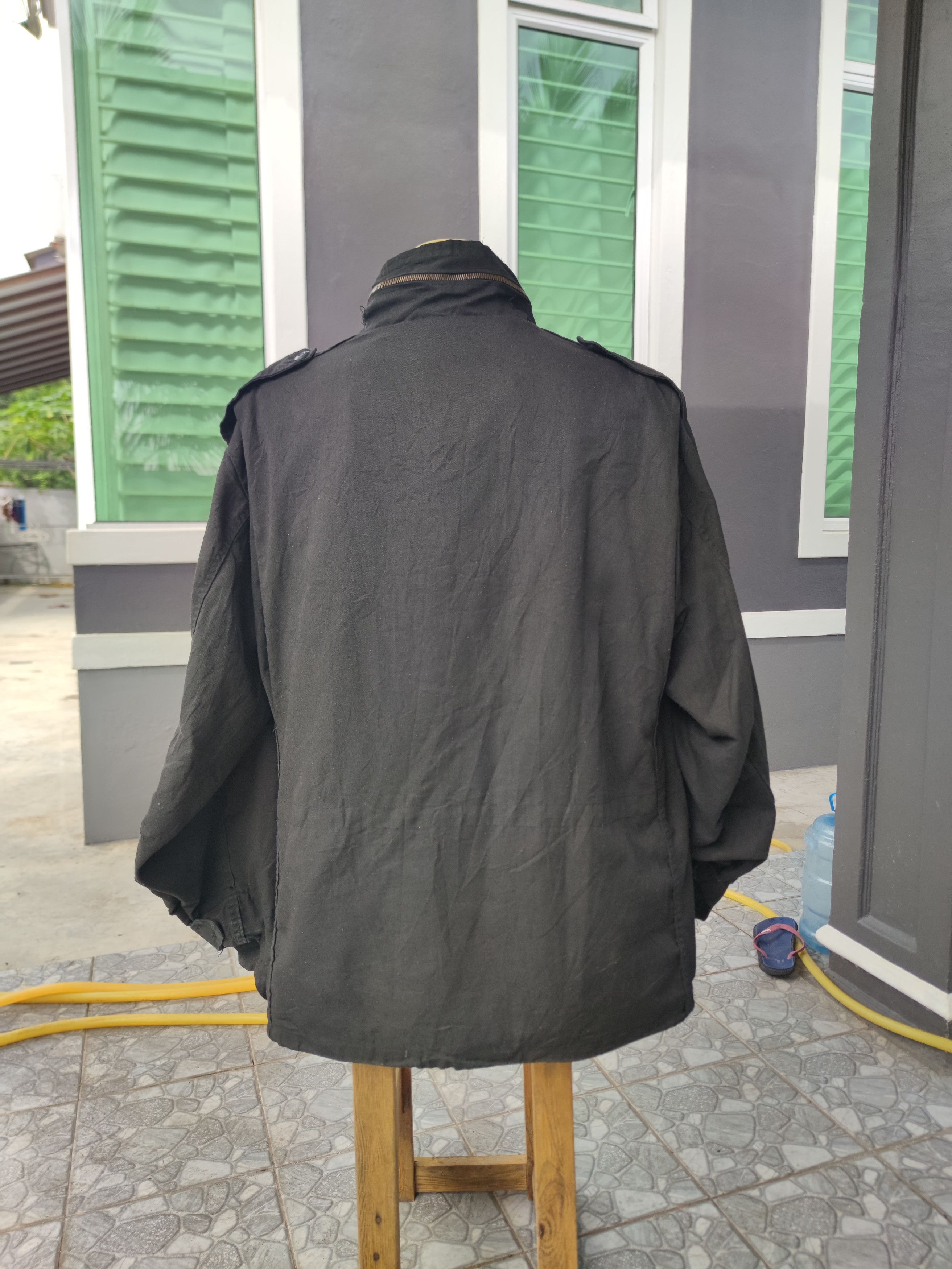 Vintage Vintage M-65 Cold Weather Man's Field Jacket Made in USA Size US XL / EU 56 / 4 - 7 Thumbnail