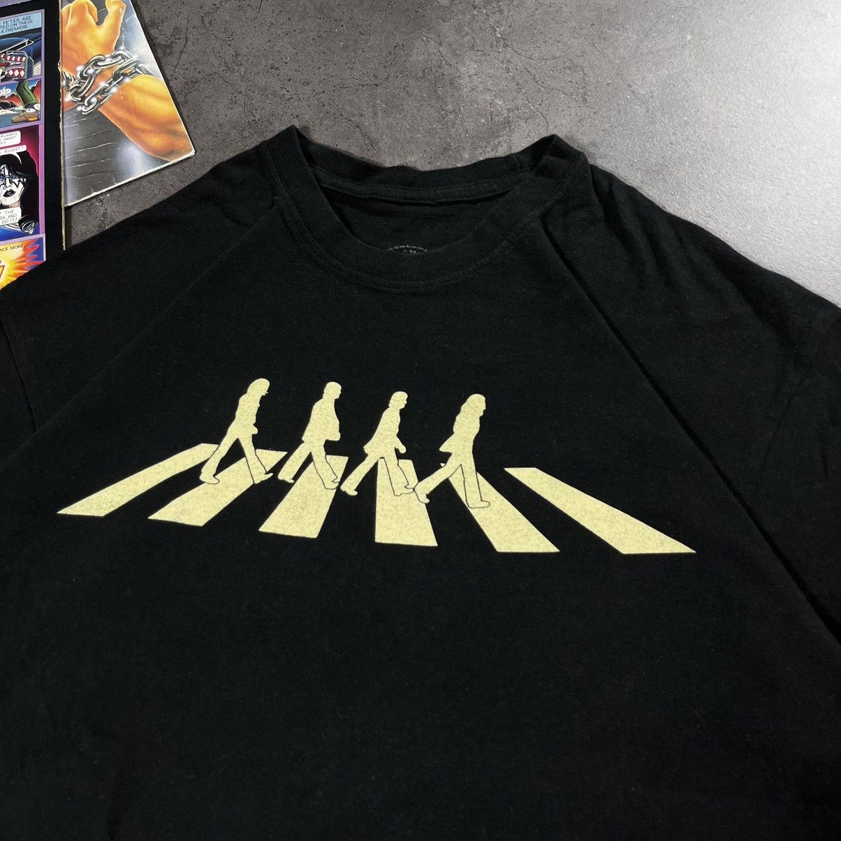 Band Tees Vintage 00s The Beatles Abbey Road Rock Metal Tshirt Tee Size US XL / EU 56 / 4 - 2 Thumbnail