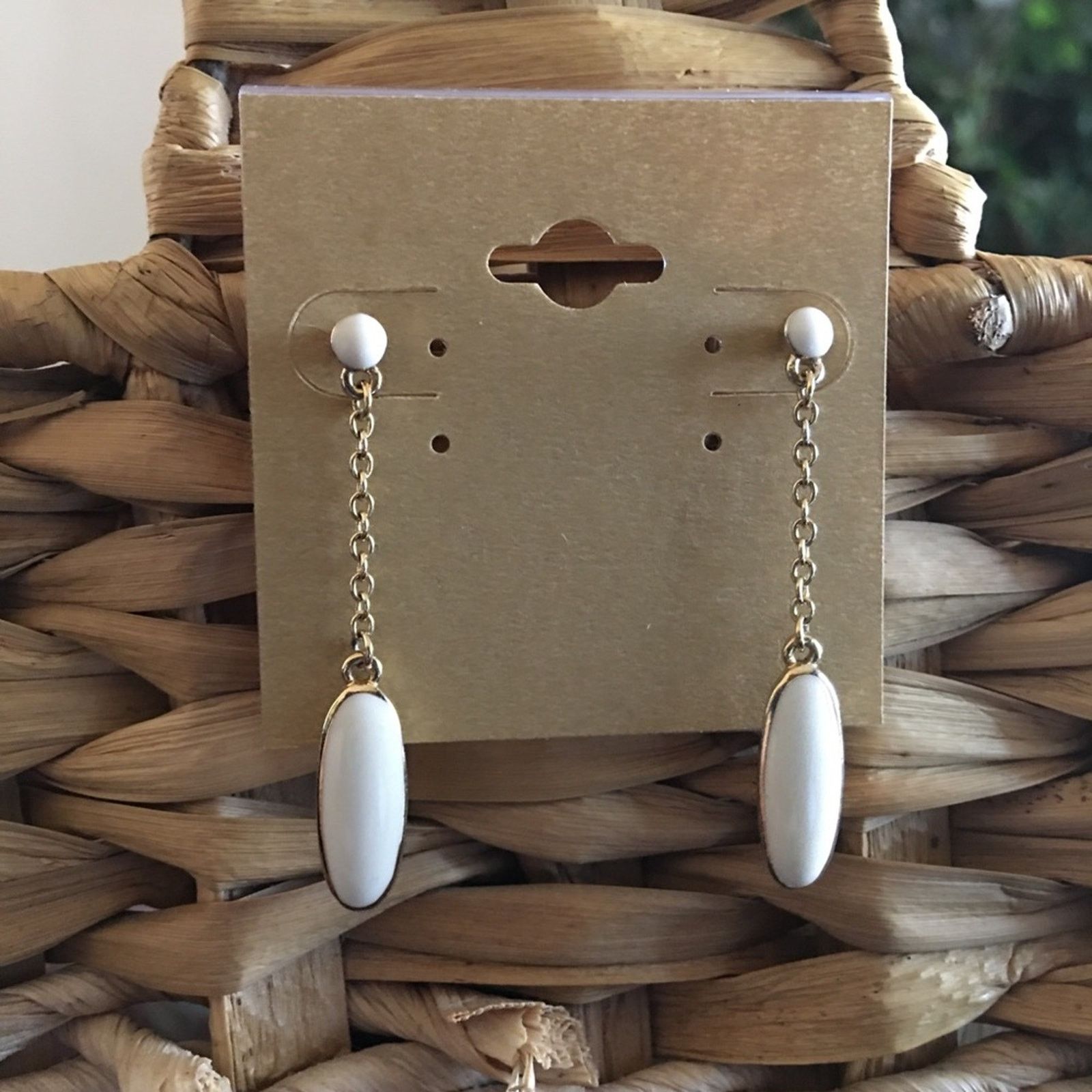 Vintage Vintage cream enamel gold tone chain earrings Size ONE SIZE - 1 Thumbnail
