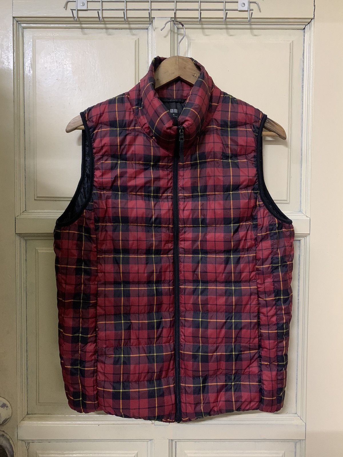 Japanese Brand × Uniqlo Vtg Red Tartan Uniqlo Puffer Tank Top Shirt Size US M / EU 48-50 / 2 - 1 Thumbnail