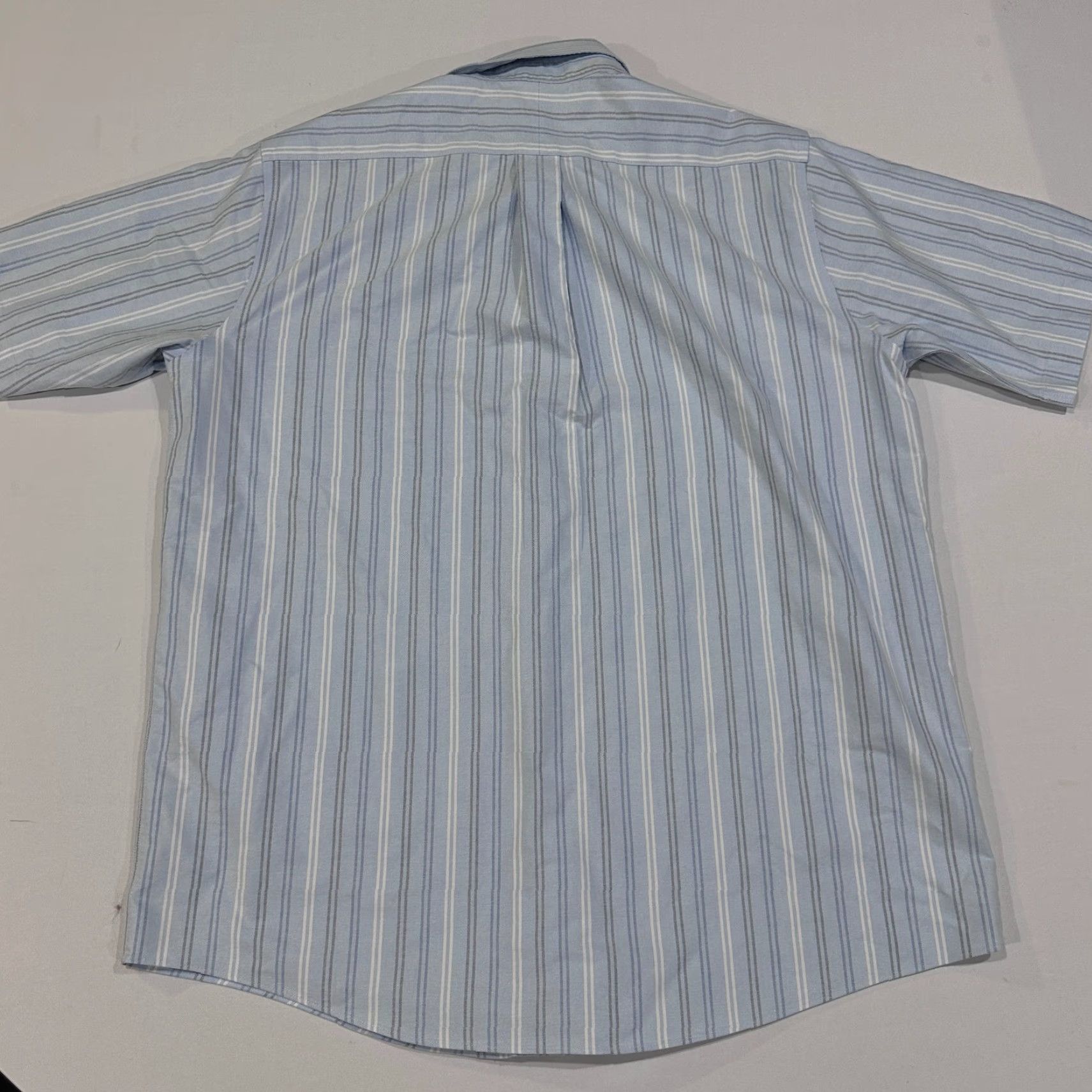 Vintage VINTAGE L.L. Bean Shirt Button-Up Striped Short Sleeve 100% Cotton Blue White Gray L Mens 90s Y2K Preppy Vintage Repair Size US L / EU 52-54 / 3 - 4 Thumbnail