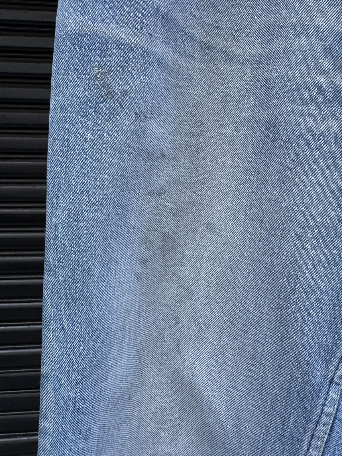 Helmut Lang Helmut Lang 2000 Silver Painter Thrashed Classic Cut Denim Size US 32 / EU 48 - 2 Thumbnail