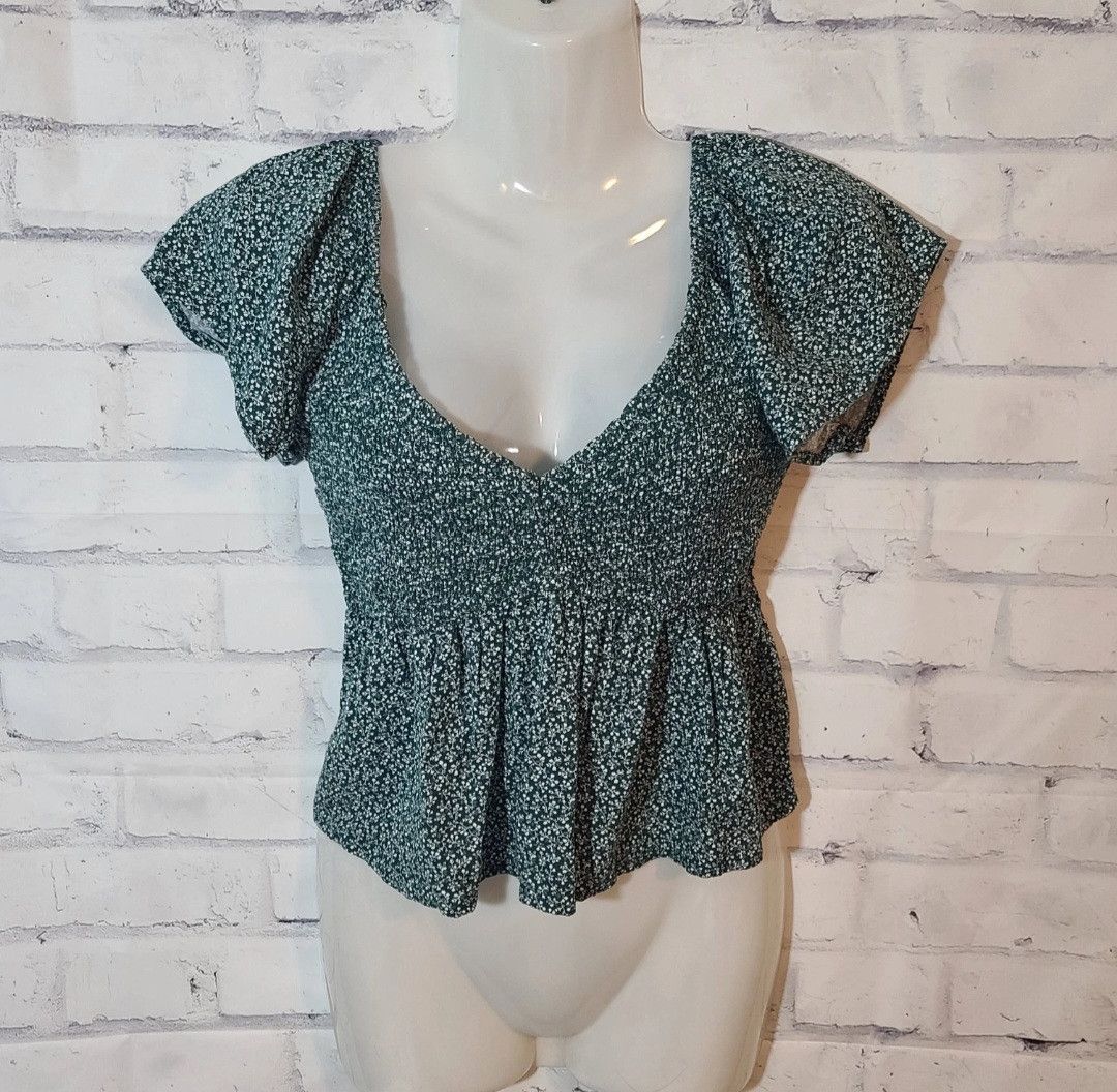 Hollister Hollister Dark Green Smocked Floral Cropped Top Small Size S / US 4 / IT 40 - 4 Thumbnail
