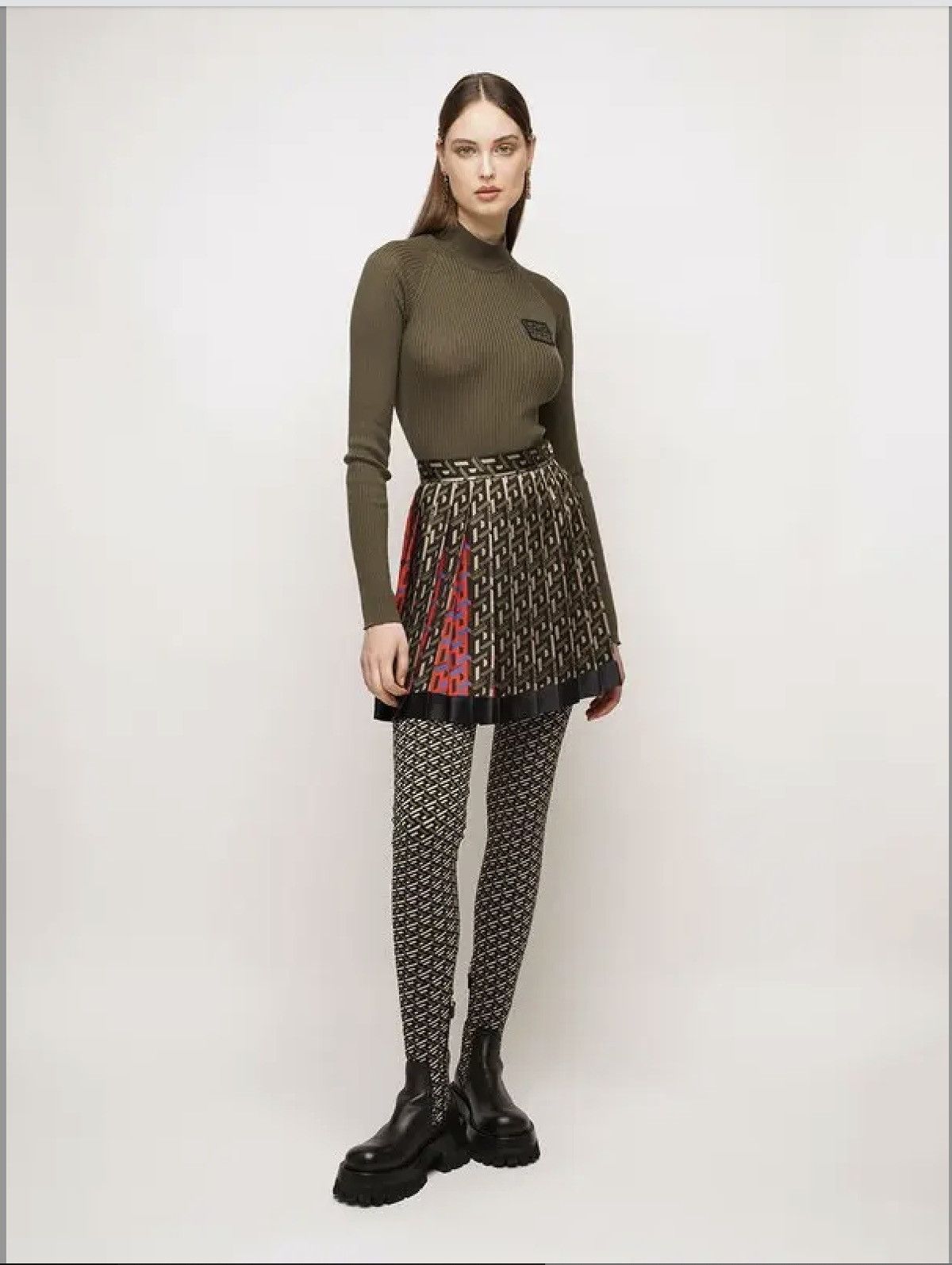 Versace Versace Sweater Wool New Size M / US 6-8 / IT 42-44 - 4 Thumbnail