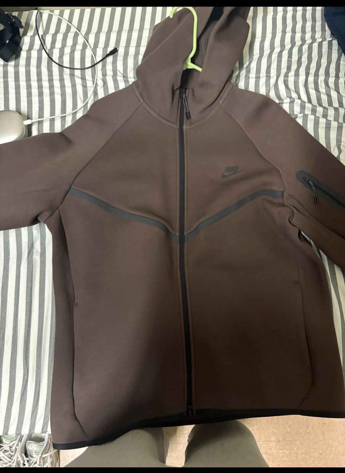 Nike Nike tech brand new size large Size US L / EU 52-54 / 3 - 2 Thumbnail