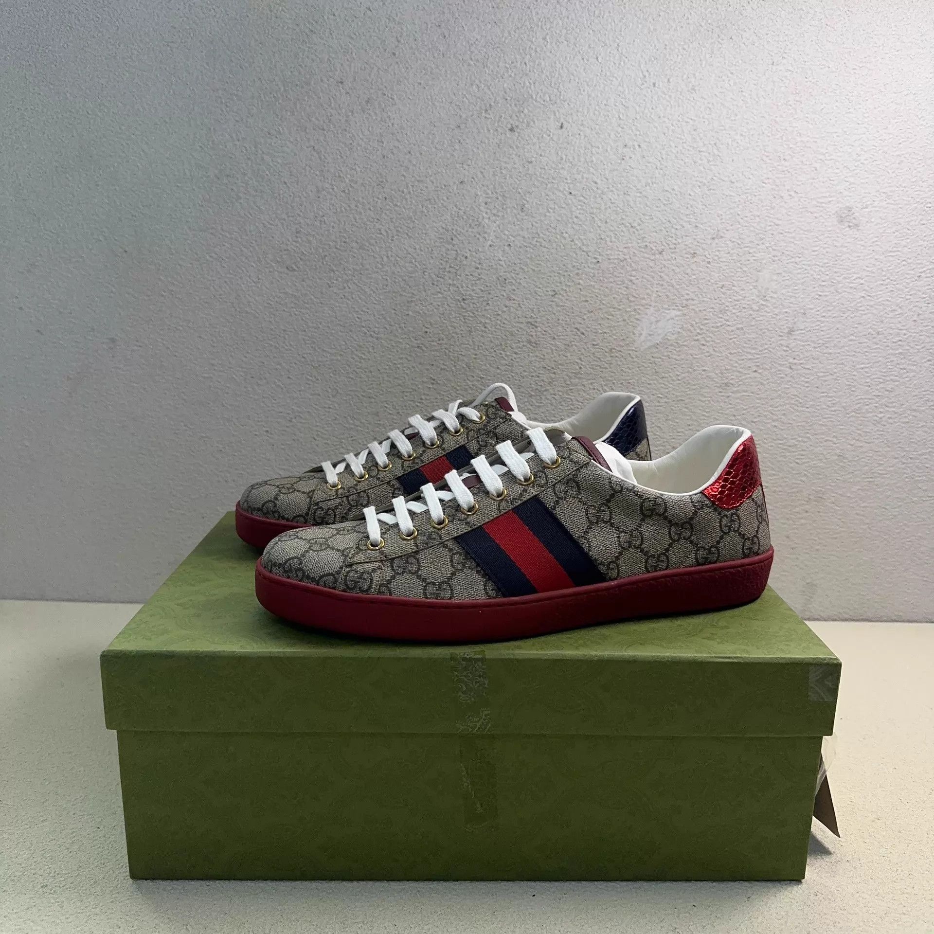 Gucci Multi Color Low Top Sneakers Size 11 Size US 11 / EU 44 - 1 Thumbnail