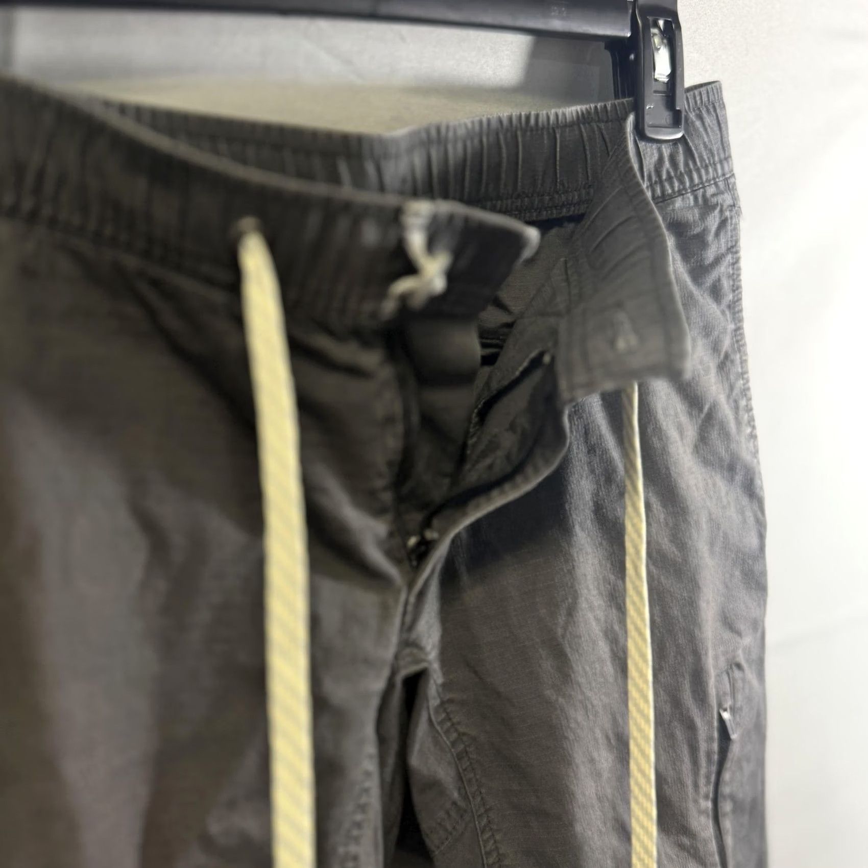 Vuori Vuori Pants Mens Small Gray V412 Organic Cotton Stretch Athletic Casual Joggers Size US 29 - 6 Thumbnail