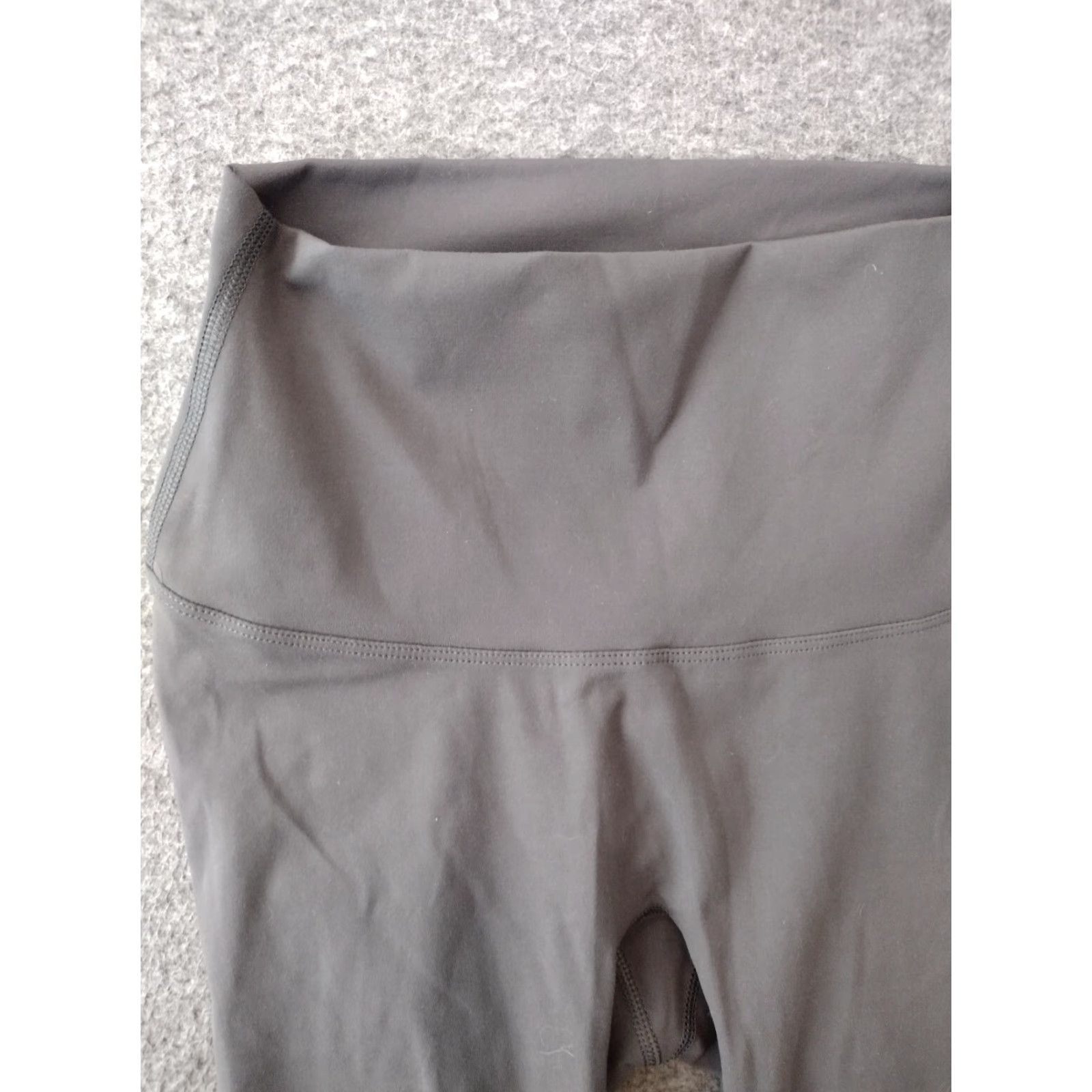 Vintage Women's Gray Yoga Leggings - Size 4 - Pull On - Activewear - Leggings - Skinny - Inseam 21 in - Waist 18 in - Spandex - Yoga - Ankle - Women Size 27" / US 4 / IT 40 - 3 Thumbnail