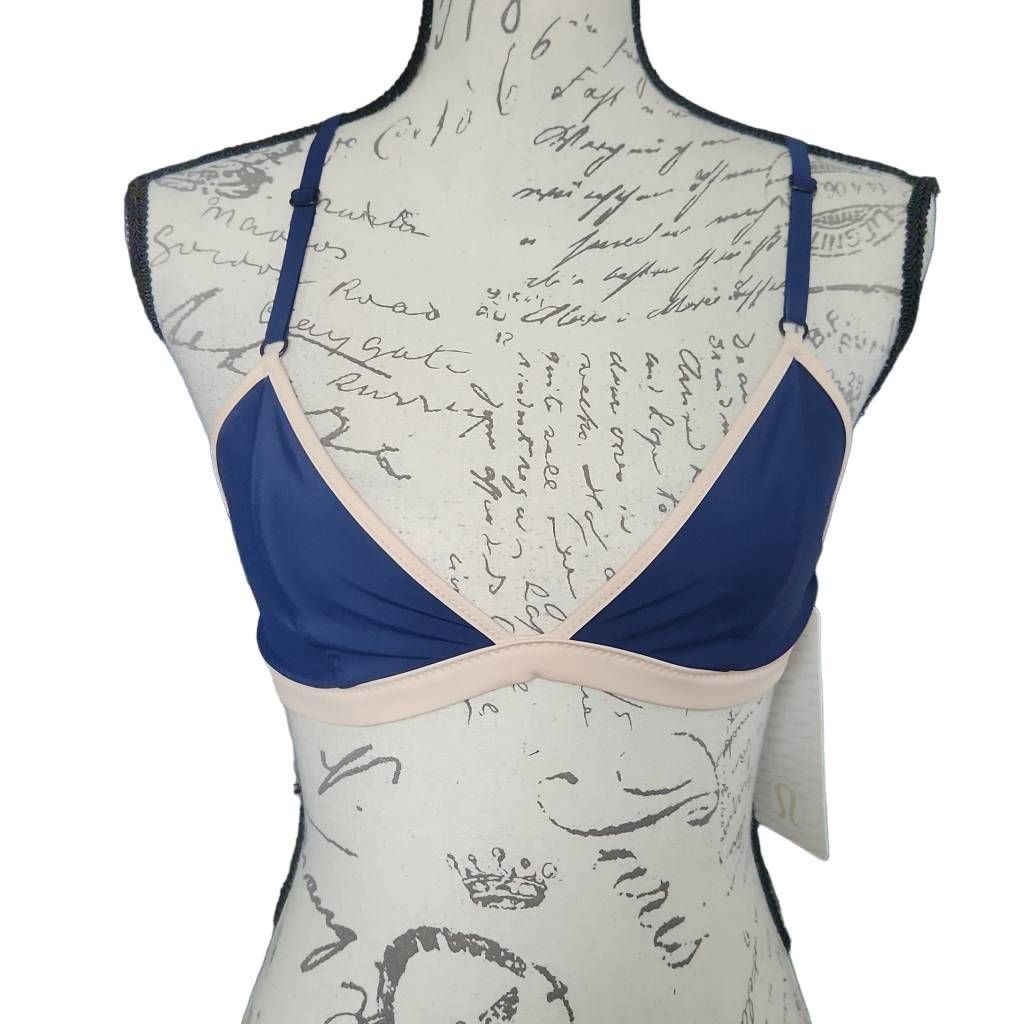 Lululemon Lululemon Women's Size 8 Navy Naked Surf to Sand Triangle Bi Size M / US 6-8 / IT 42-44 - 1 Thumbnail