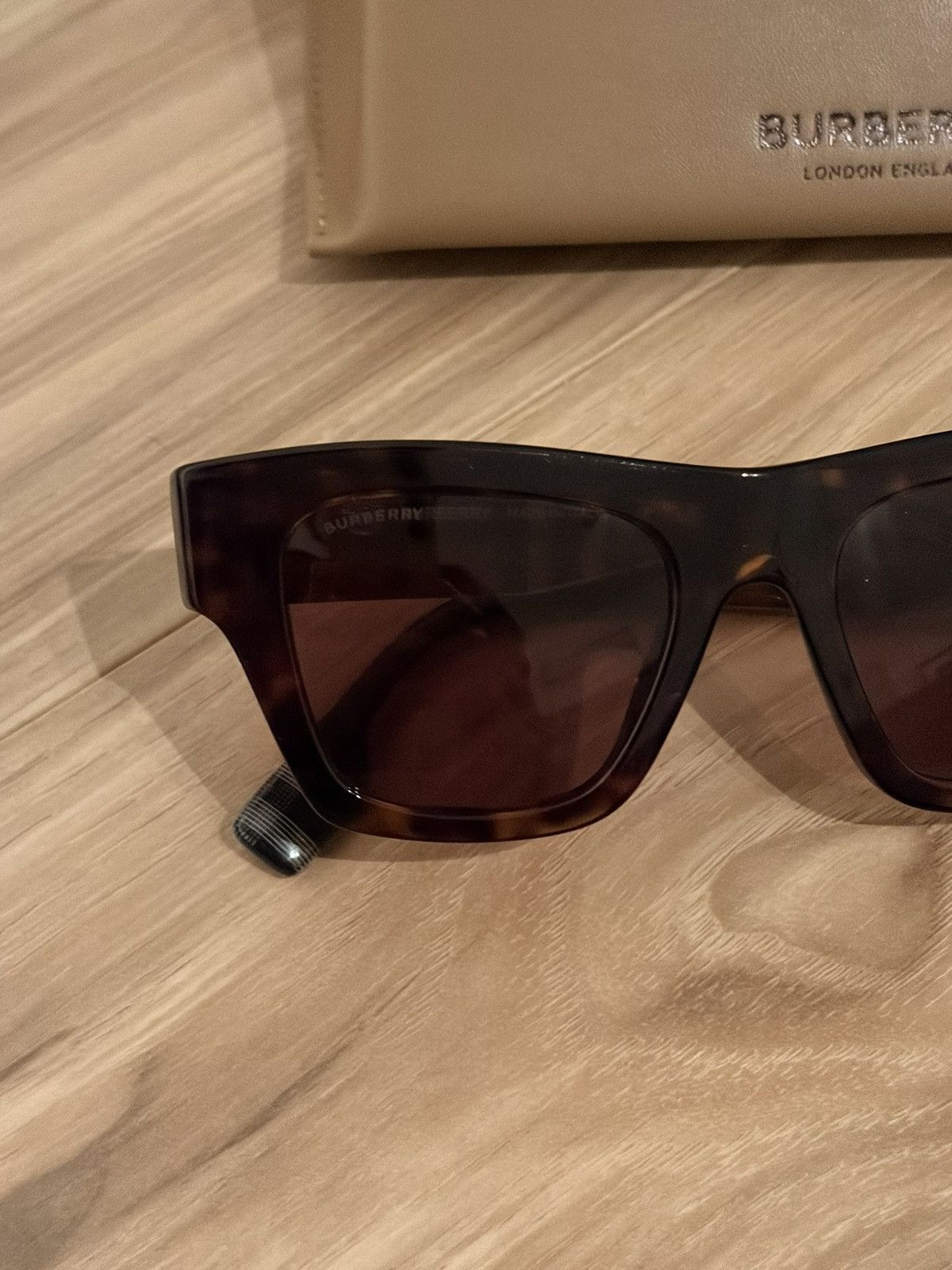 Burberry BURBERRY Tortoiseshell Ernest Sunglasses Size ONE SIZE - 6 Thumbnail