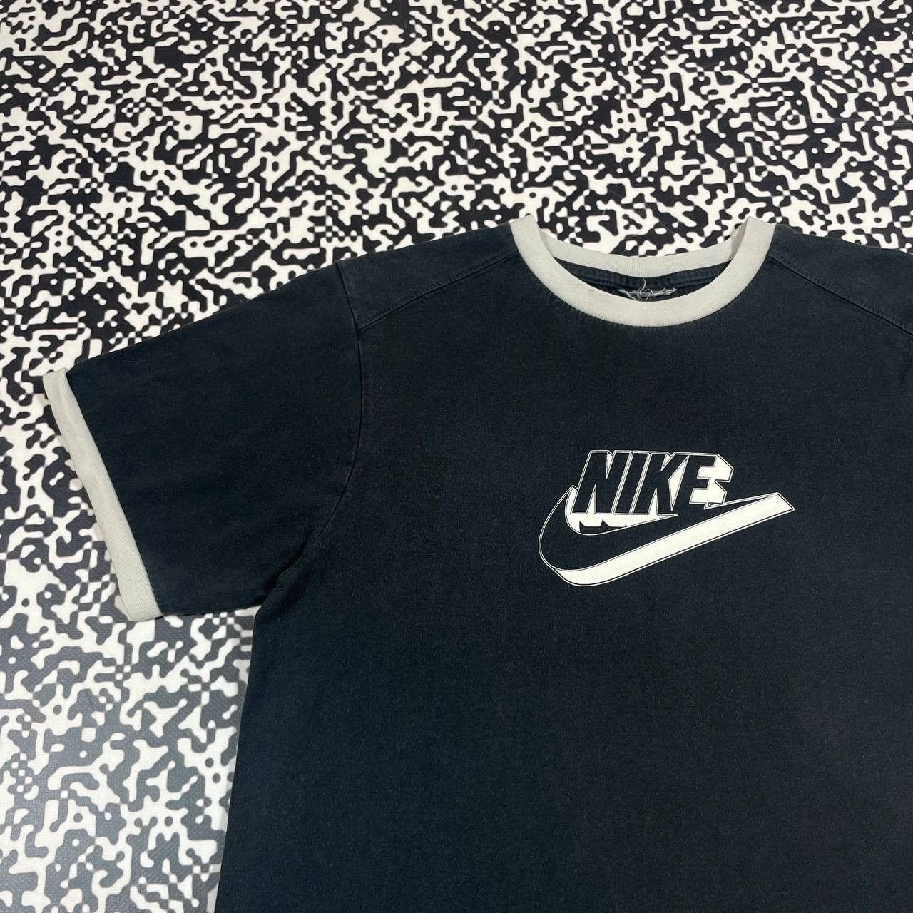 Nike Vintage Y2K Nike Swoosh Big Logo Retro Style Faded T-shirt Size M / US 6-8 / IT 42-44 - 6 Thumbnail