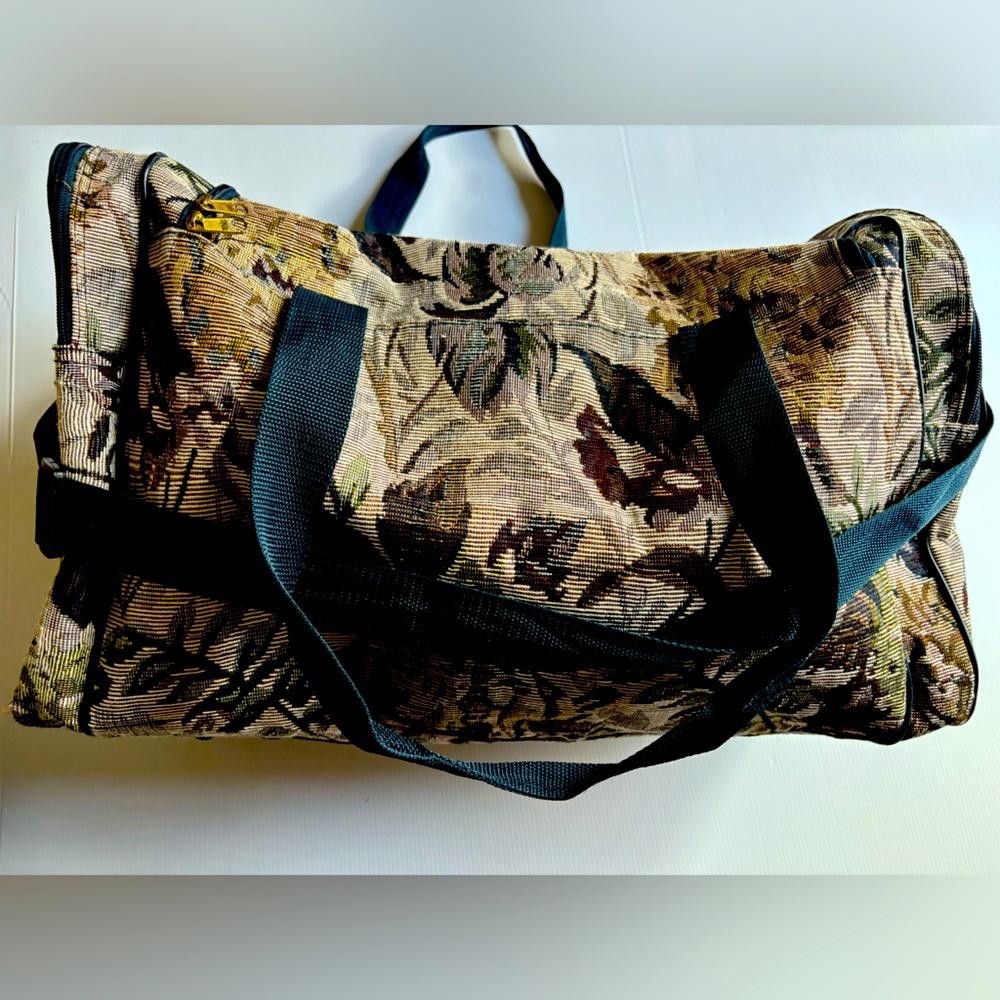 Designer Needlepoint duffle bag Size ONE SIZE - 1 Thumbnail