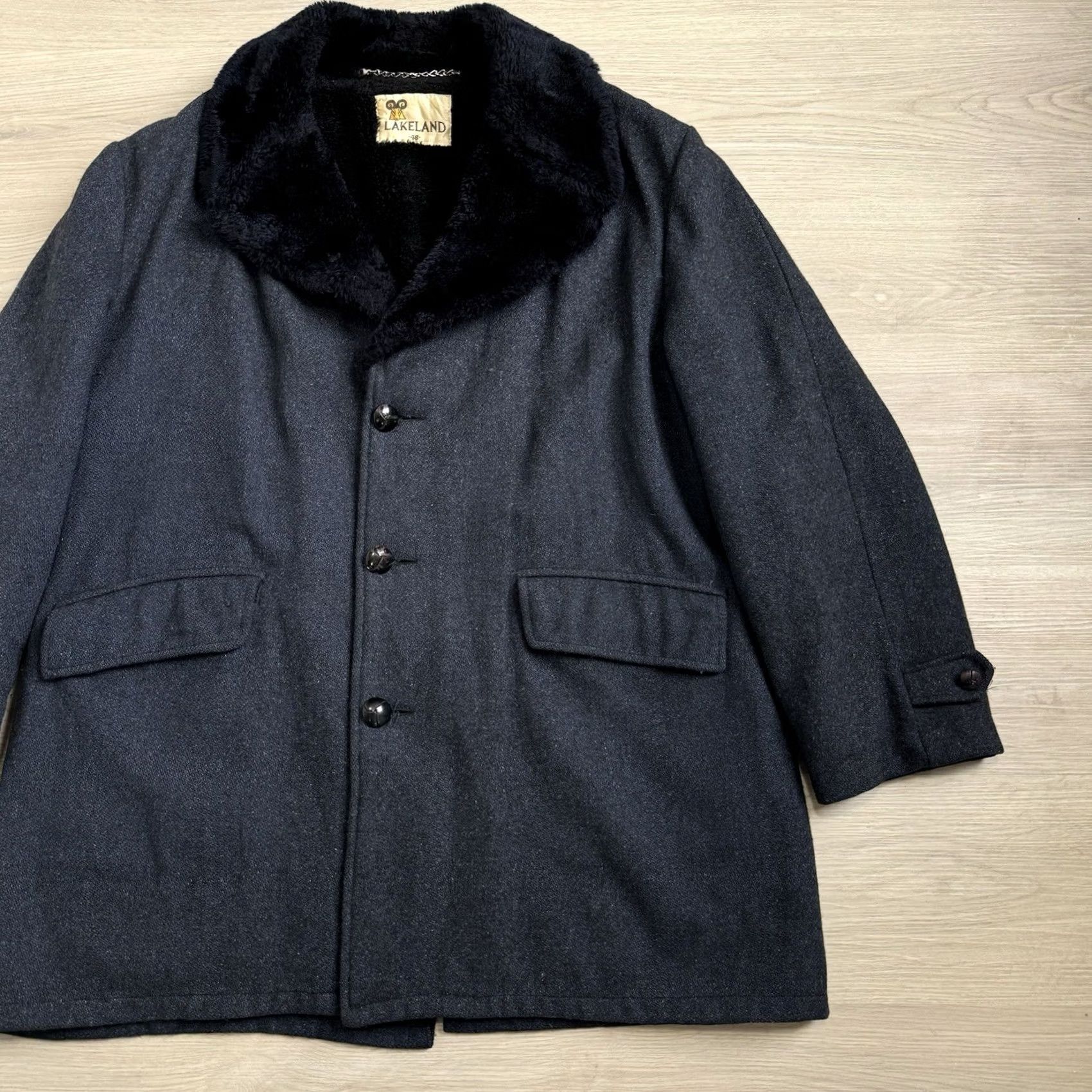 Vintage VINTAGE Lakeland Coat Wool Navy Blue 48 USA Fur Sherpa Lined Car Coat Shawl Collar Mens Size US M / EU 48-50 / 2 - 3 Thumbnail