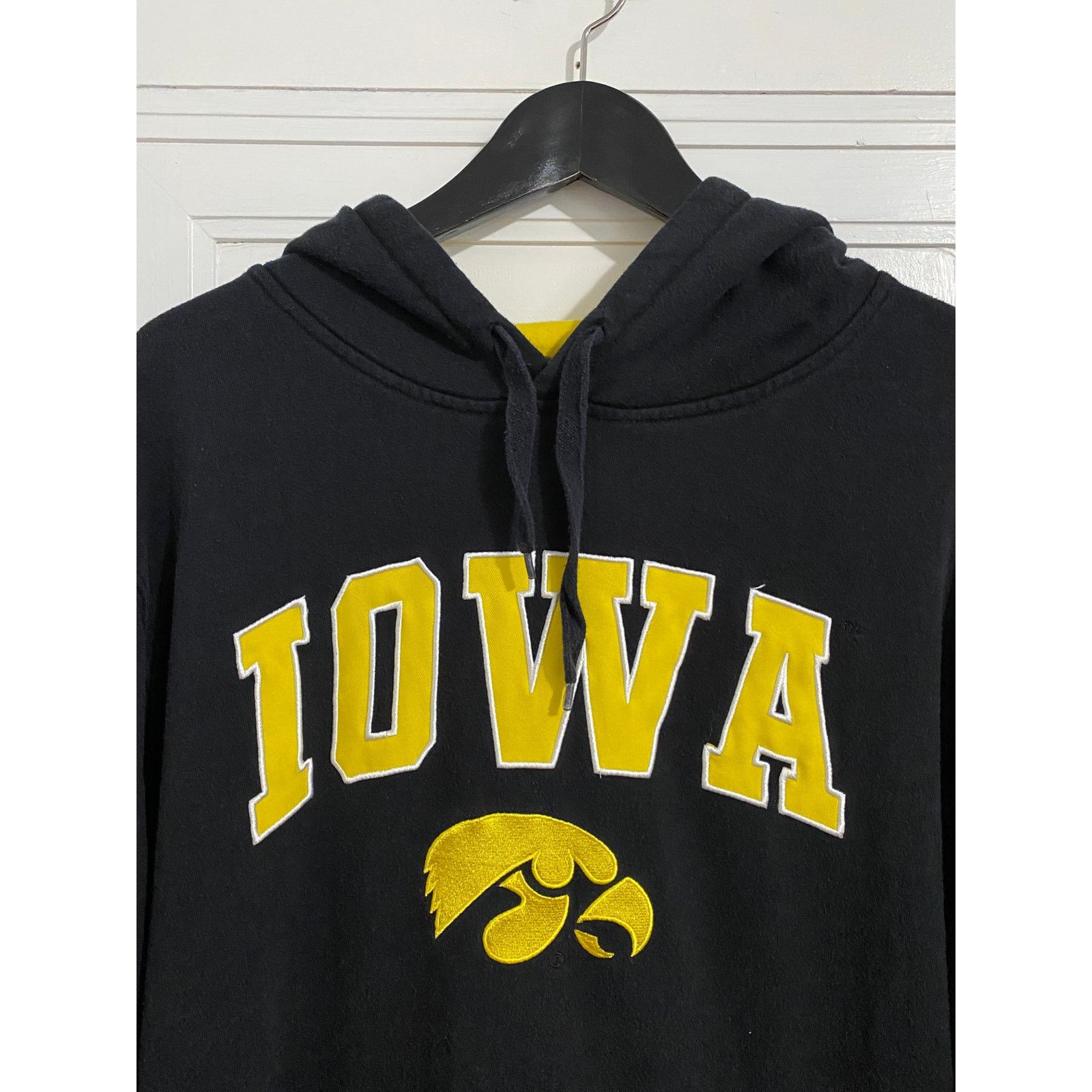 NCAA Iowa Hawkeyes Stitched College Hoodie Sweatshirt Size Large Size US L / EU 52-54 / 3 - 2 Thumbnail