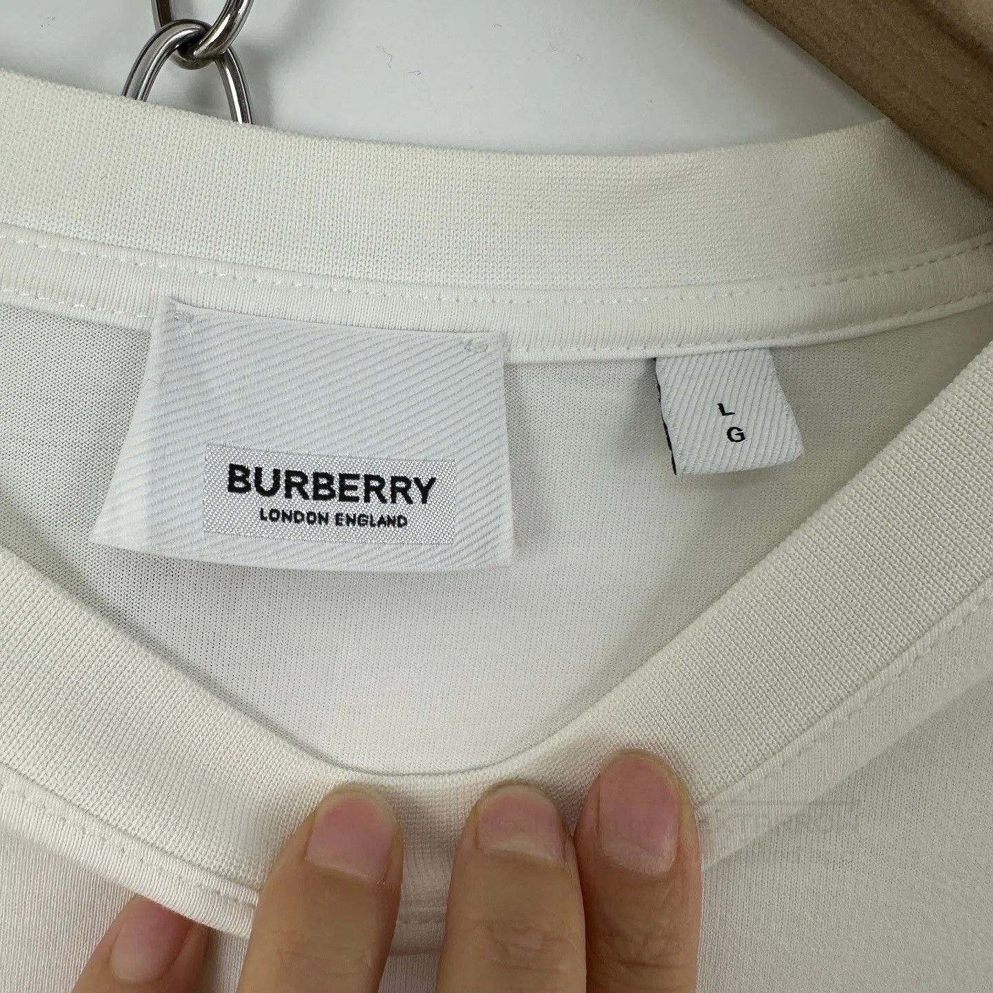 Burberry Burberry Classic Letter Logo Print Tee. Size L / US 10 / IT 46 - 4 Thumbnail