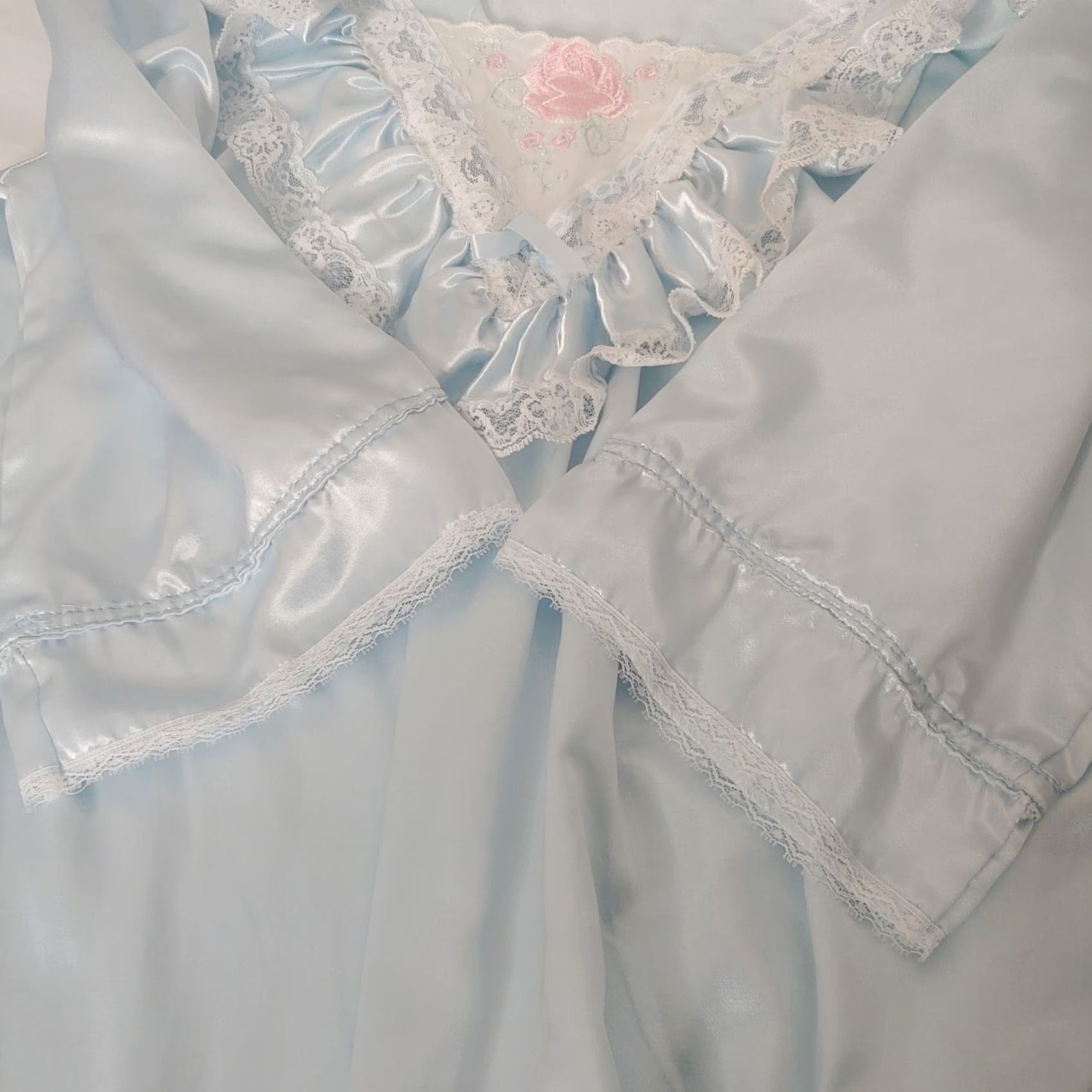 Vintage VINTAGE Nicole Gown Women 1/2 Sleeve Blue Lace Trim Ruffle Pullover V-Neck Nightgown M USA ILGWU Size ONE SIZE - 4 Thumbnail