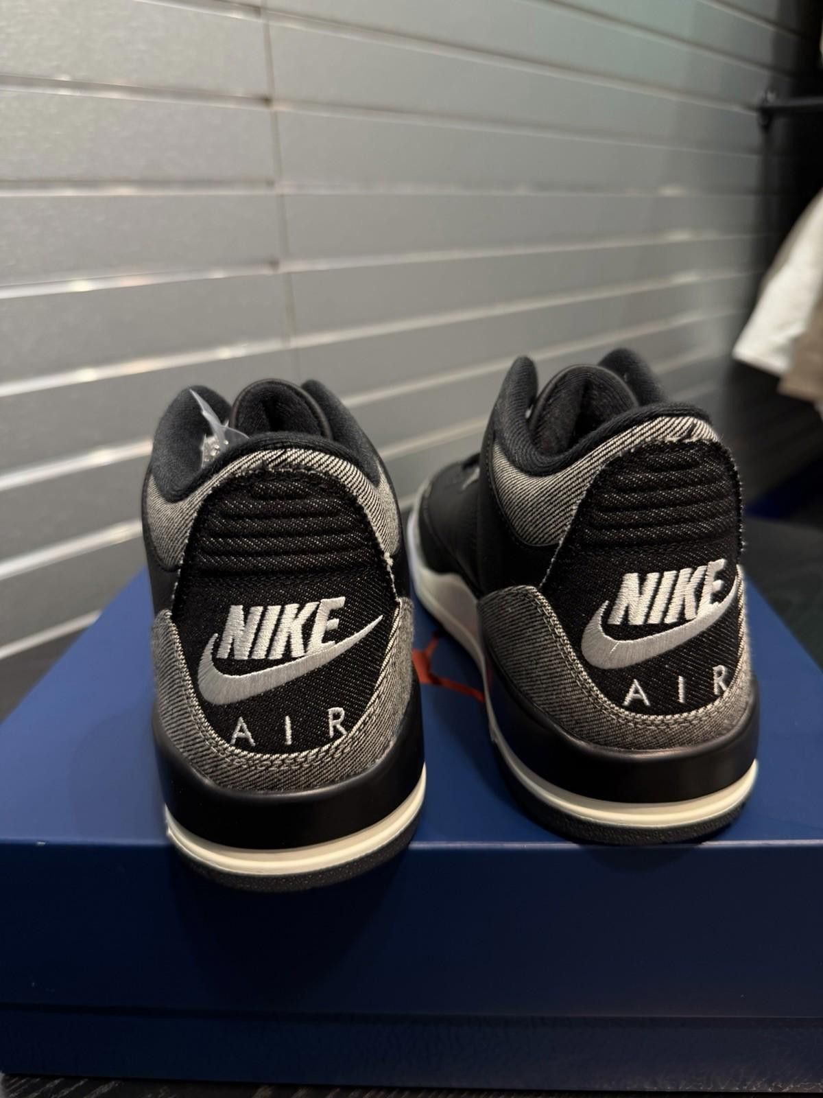 Jordan Brand Nike Air Jordan 3 Retro Levi’s Black IR0914-400 Men’s(9.5) Size US 9.5 / EU 42-43 - 8 Thumbnail