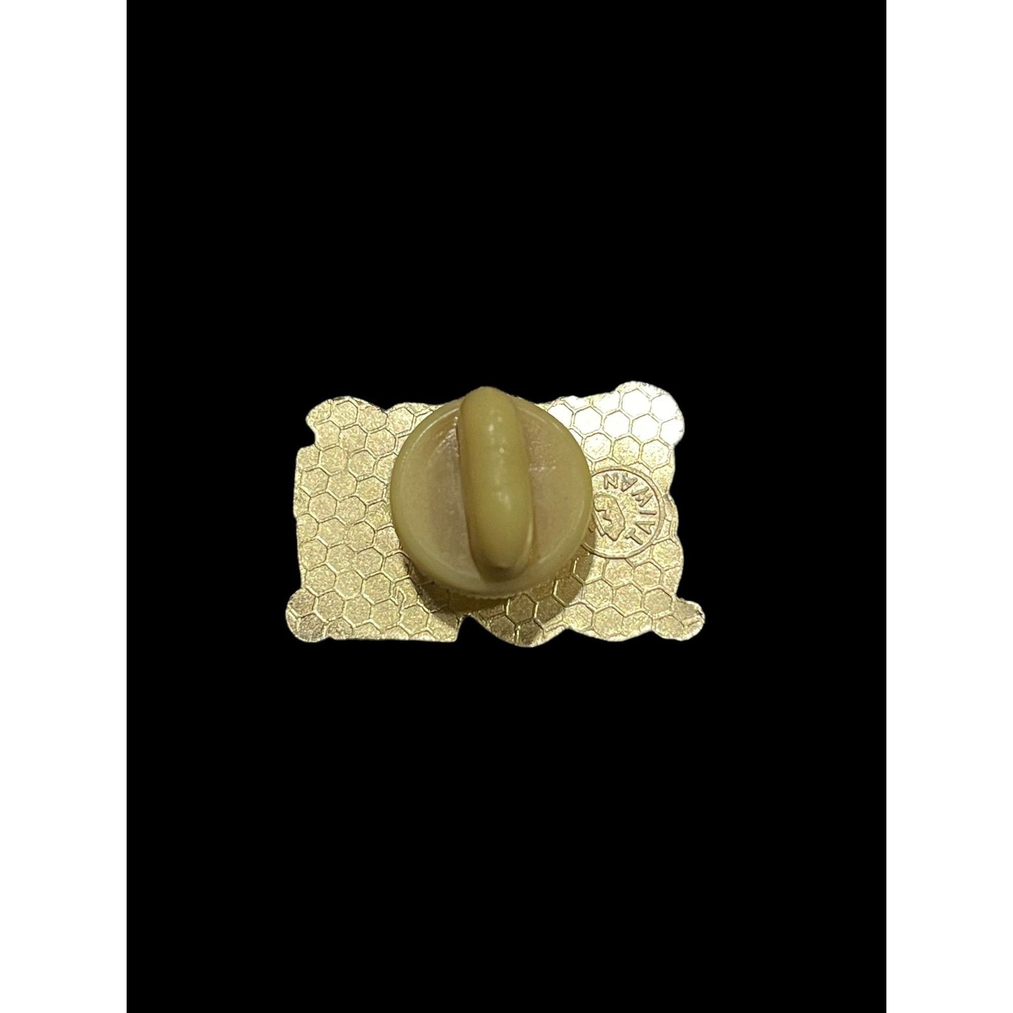 Jewelry Vintage Hug Me Teddy Bear Enamel Brooch Pin Size ONE SIZE - 2 Thumbnail