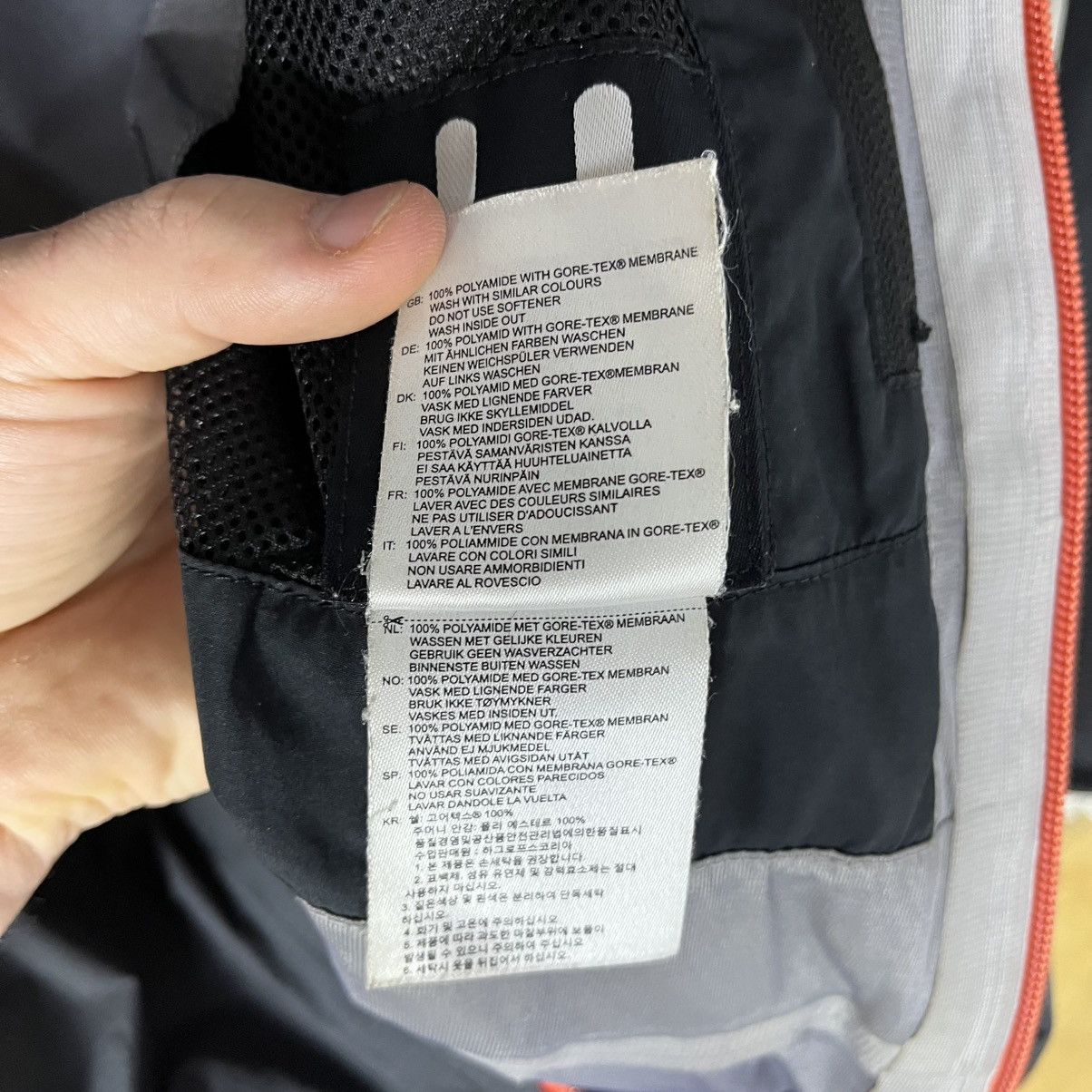 Haglofs Haglöfs Gore-Tex Black Waterproof Windbreaker Jacket Outdoor Size US L / EU 52-54 / 3 - 12 Thumbnail