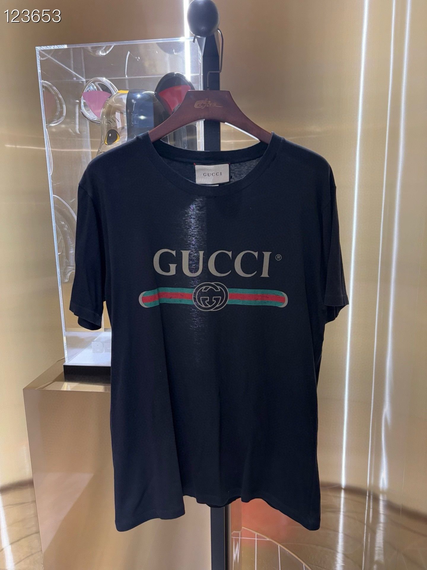 Gucci Gucci Logo T-shirt with Back Embroidered Flower Size XS / US 0-2 / IT 36-38 - 1 Thumbnail