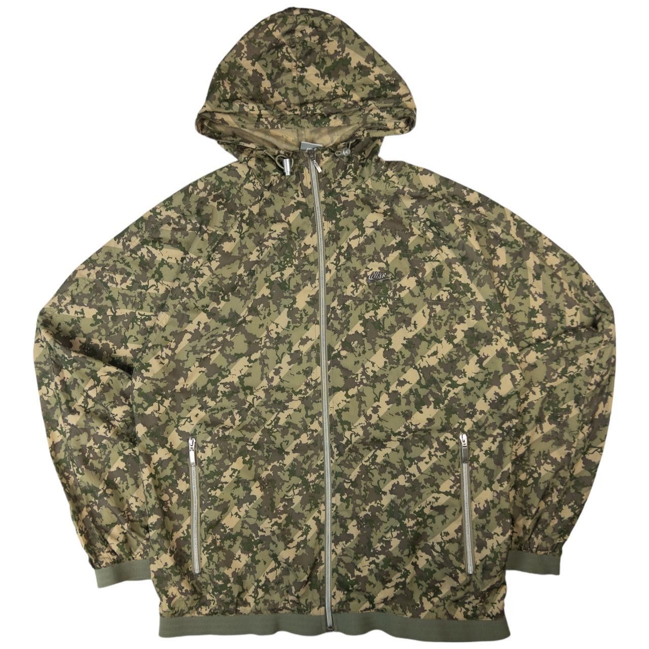 Nike Vintage Nike Camo Zip Up Jacket Size L Size US L / EU 52-54 / 3 - 1 Thumbnail