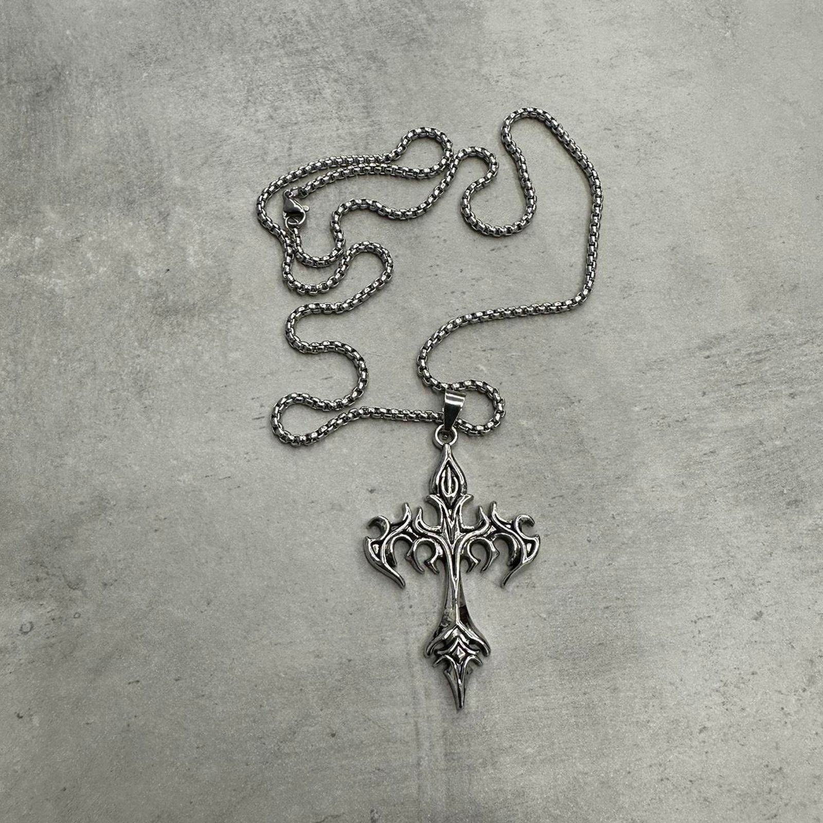 Vintage Y2k Gothic Cross Necklace Chain in Stainless Steel Vintage Size ONE SIZE - 2 Thumbnail