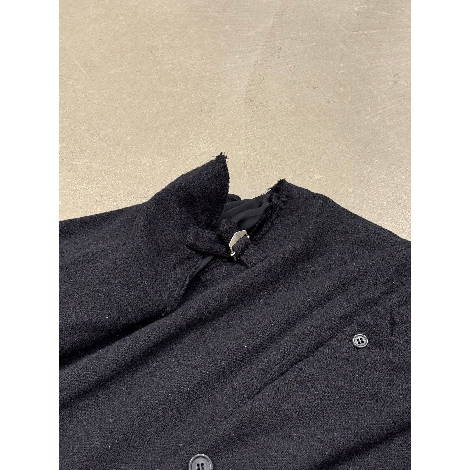 Comme des Garcons 2023 Comme des Garçons cut-out open shoulders buckel blazer Size US XL / EU 56 / 4 - 6 Thumbnail