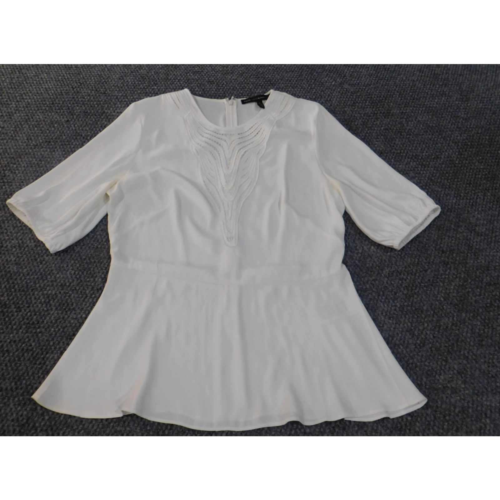White House Black Market White House Black Market top Blouse Womens XS? 8 White Polyester Casual Pullover Round Neck Short Sleeve Solid Stretch Machine Washable Size M / US 6-8 / IT 42-44 - 3 Thumbnail