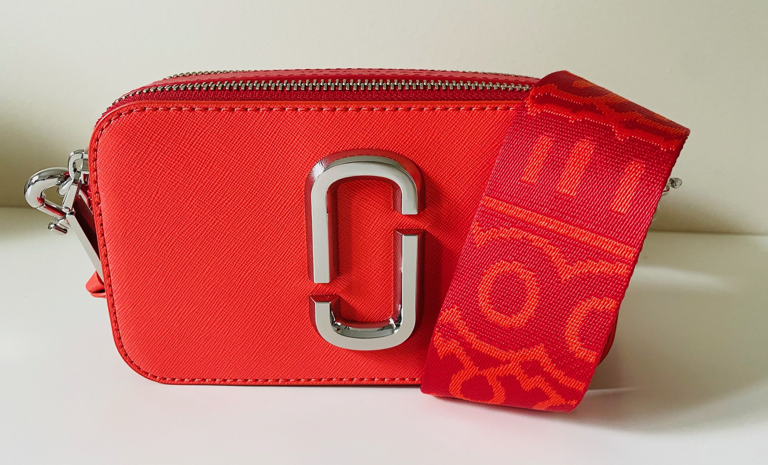 Marc Jacobs Marc Jacobs The Bi-Color Snapshot Leather Bag - Red Size ONE SIZE - 1 Thumbnail