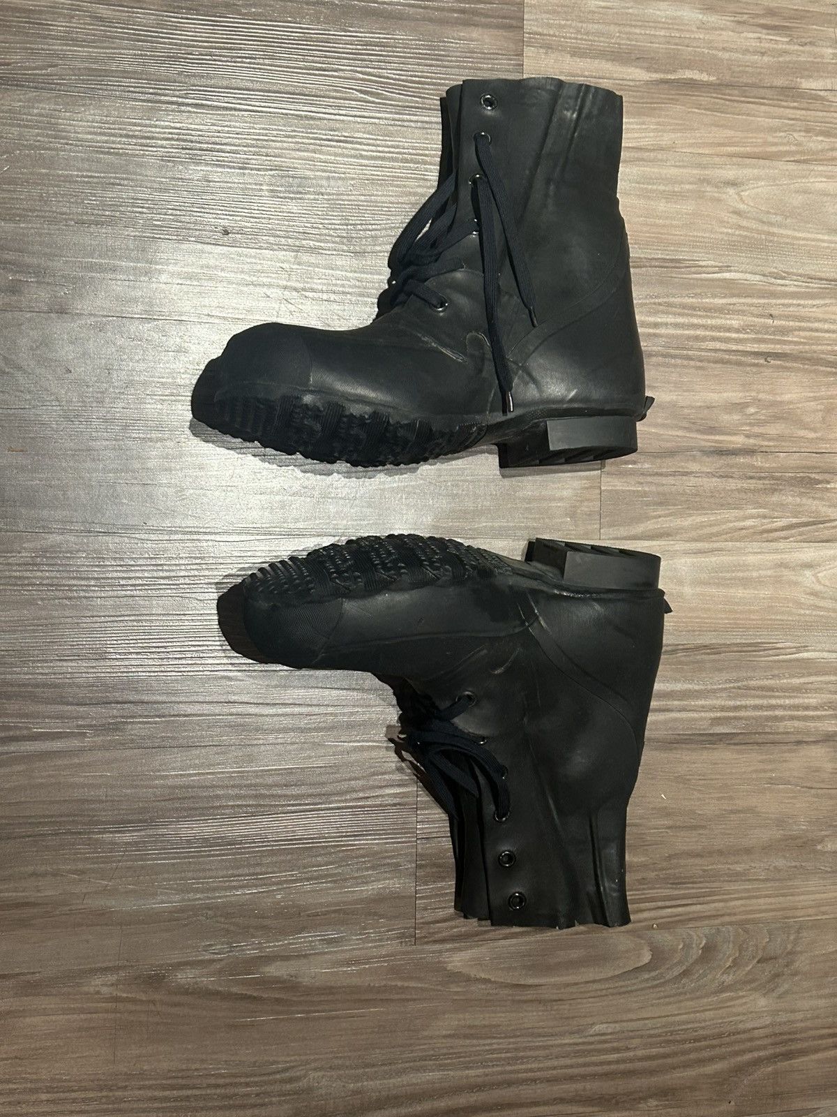 Vintage RARE MICKEY/BUNNY BOOTS Size US 9 / EU 42 - 8 Thumbnail