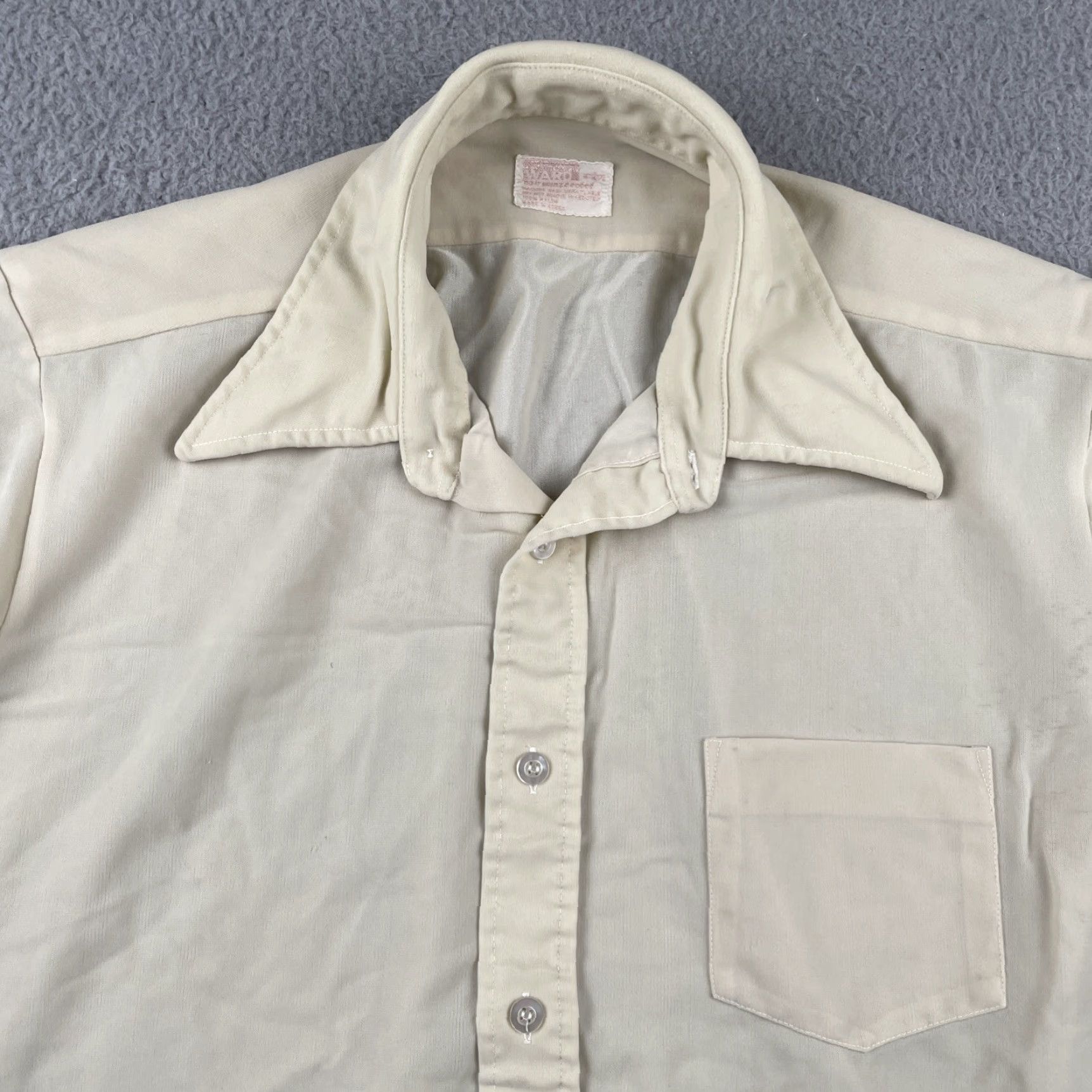 Vintage VINTAGE Montgomery Ward Button-Up Shirt Large Yellow Nylon Pocket Shirt Mens Short Sleeve Button-Up Size US L / EU 52-54 / 3 - 2 Thumbnail
