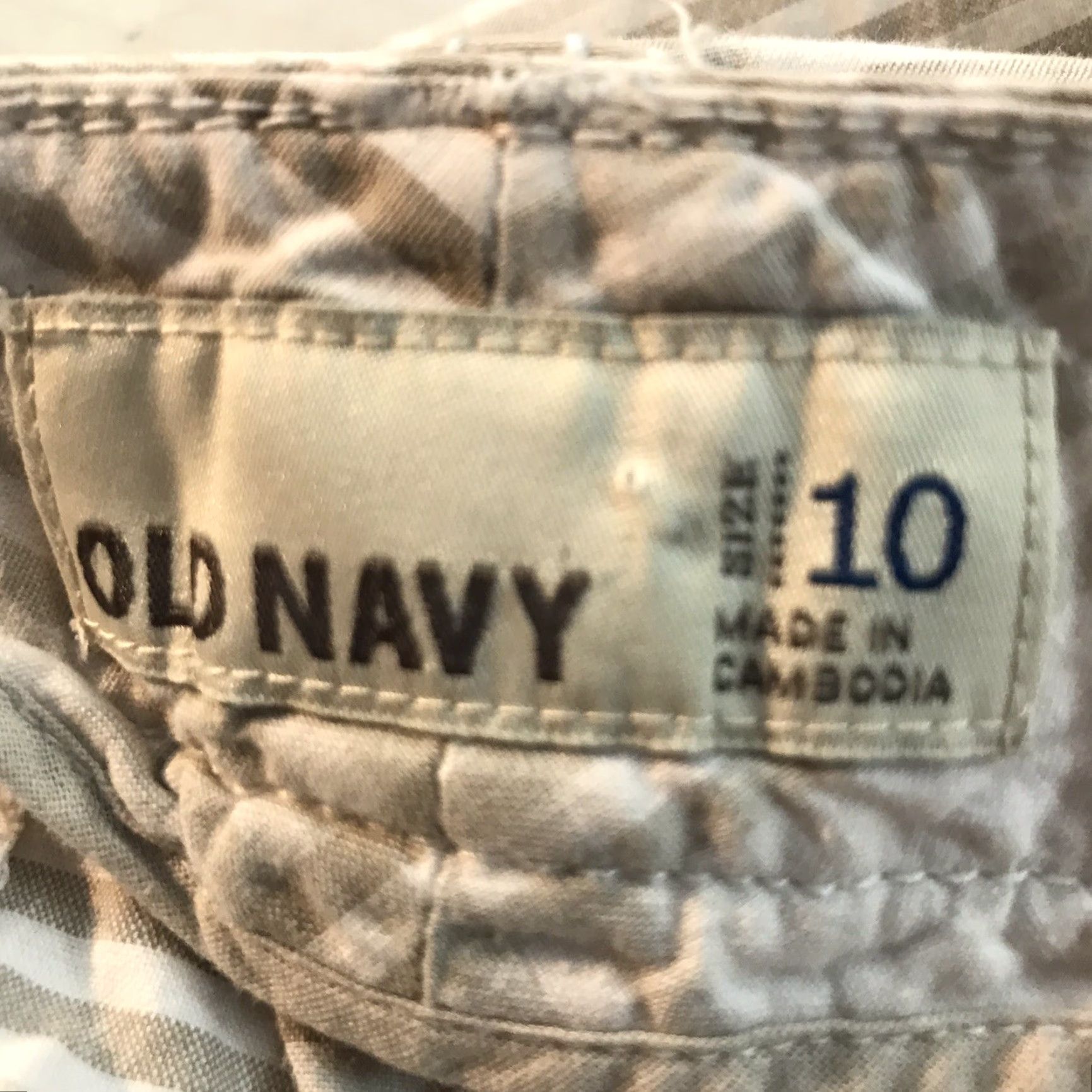 Old Navy Vintage Old Navy Women’s Bermuda Shorts Beige White Plaid Cotton 10 Summer Casual Size 32" / US 10 / IT 46 - 4 Thumbnail
