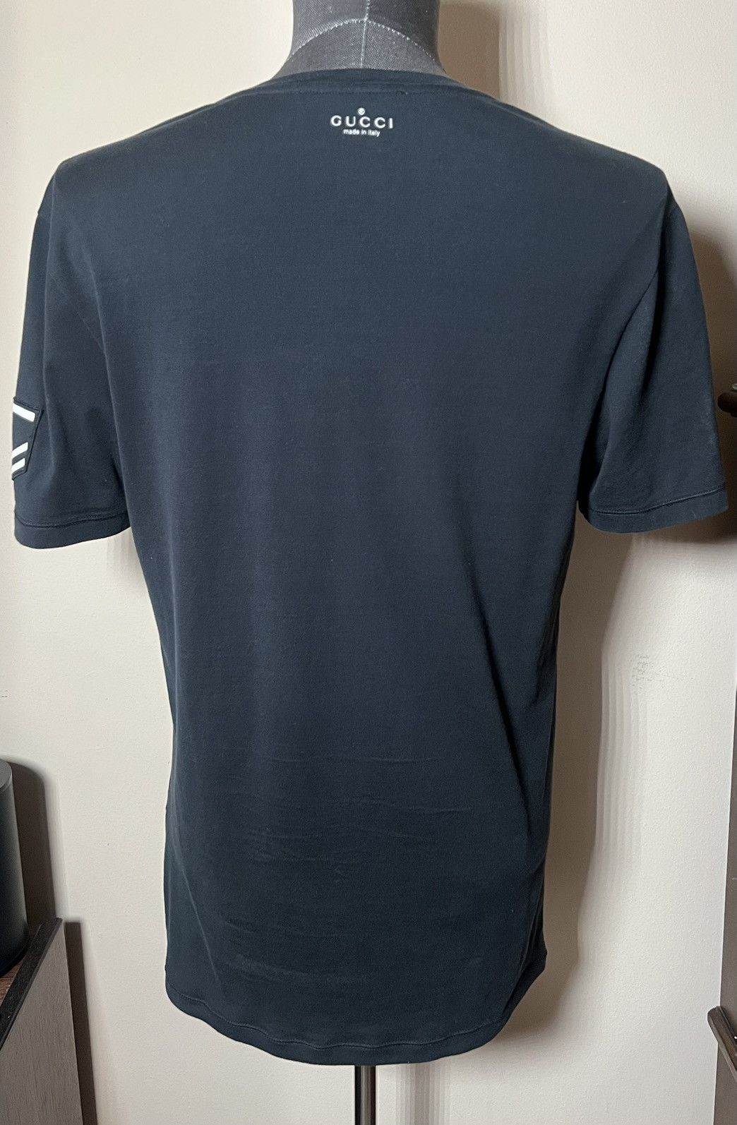 Gucci Pre-Owned Gucci V-neck T-shirt short XL Made in Italy Size US XL / EU 56 / 4 - 5 Thumbnail
