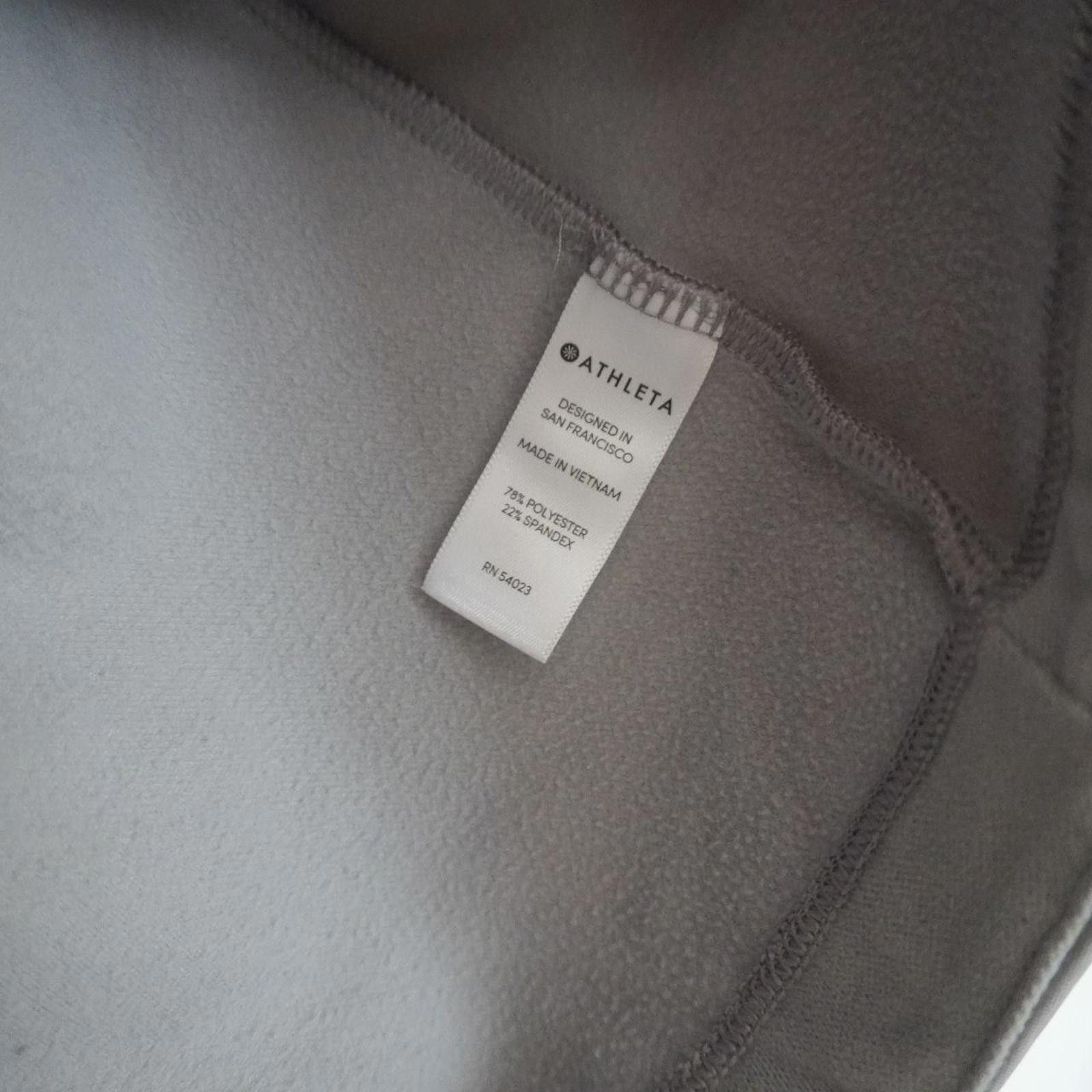 Other Athleta Shirt Men's XS Grey Side Zip Pocket Training Size US XS / EU 42 / 0 - 5 Thumbnail