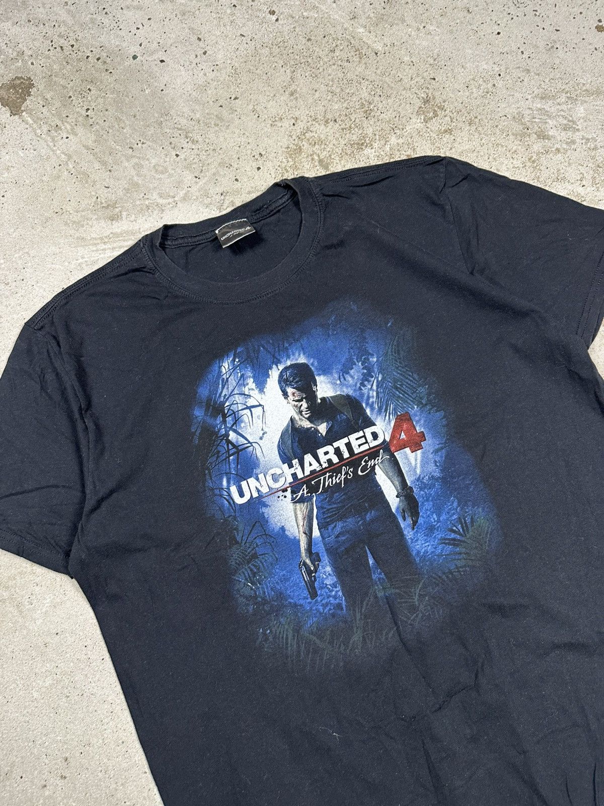Playstation Vintage Uncharted 4 A Thief’s End Video Game Promo T Shirt Size US XL / EU 56 / 4 - 3 Thumbnail