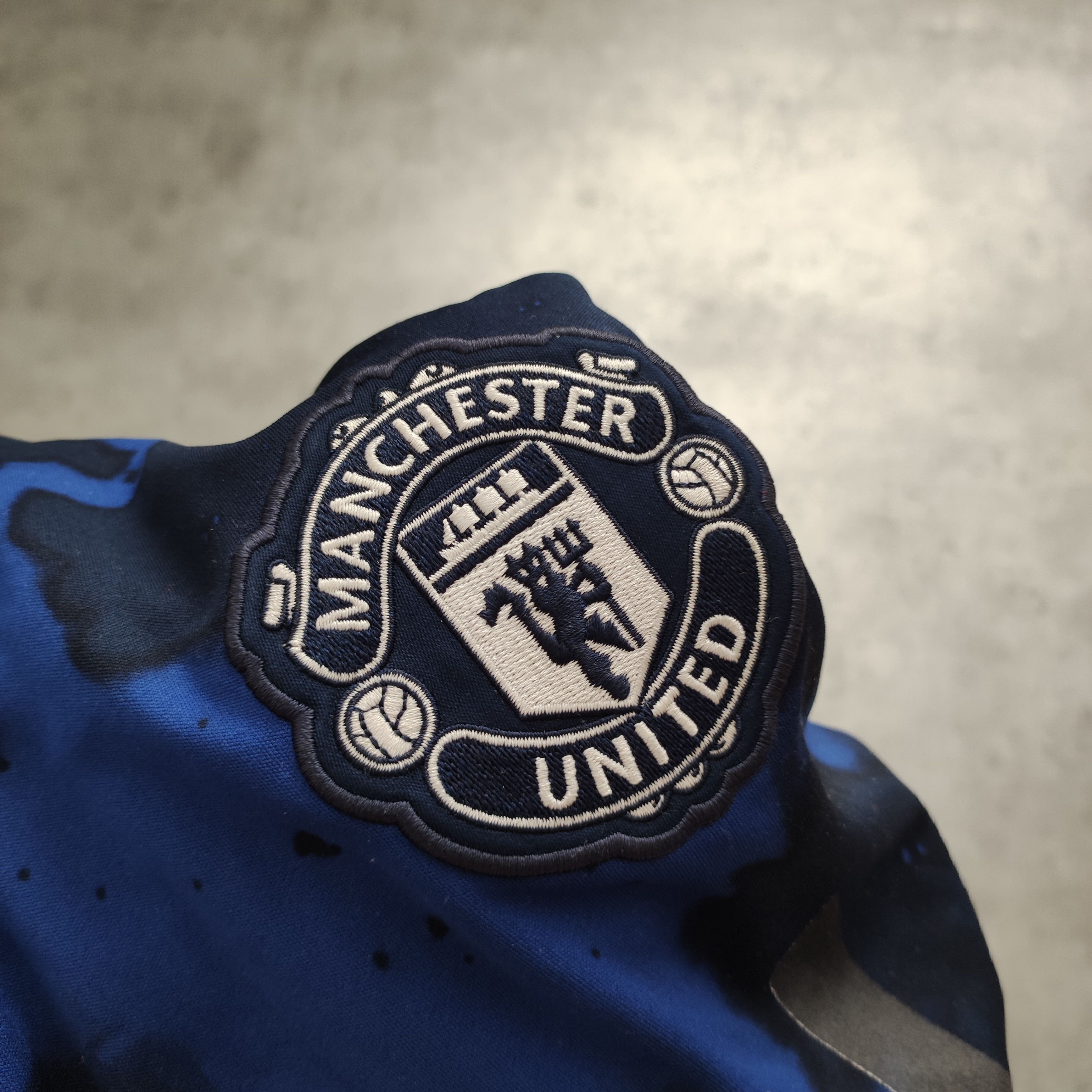 Adidas RARE Manchester United x Adidas Football Training Jersey Size US M / EU 48-50 / 2 - 6 Thumbnail